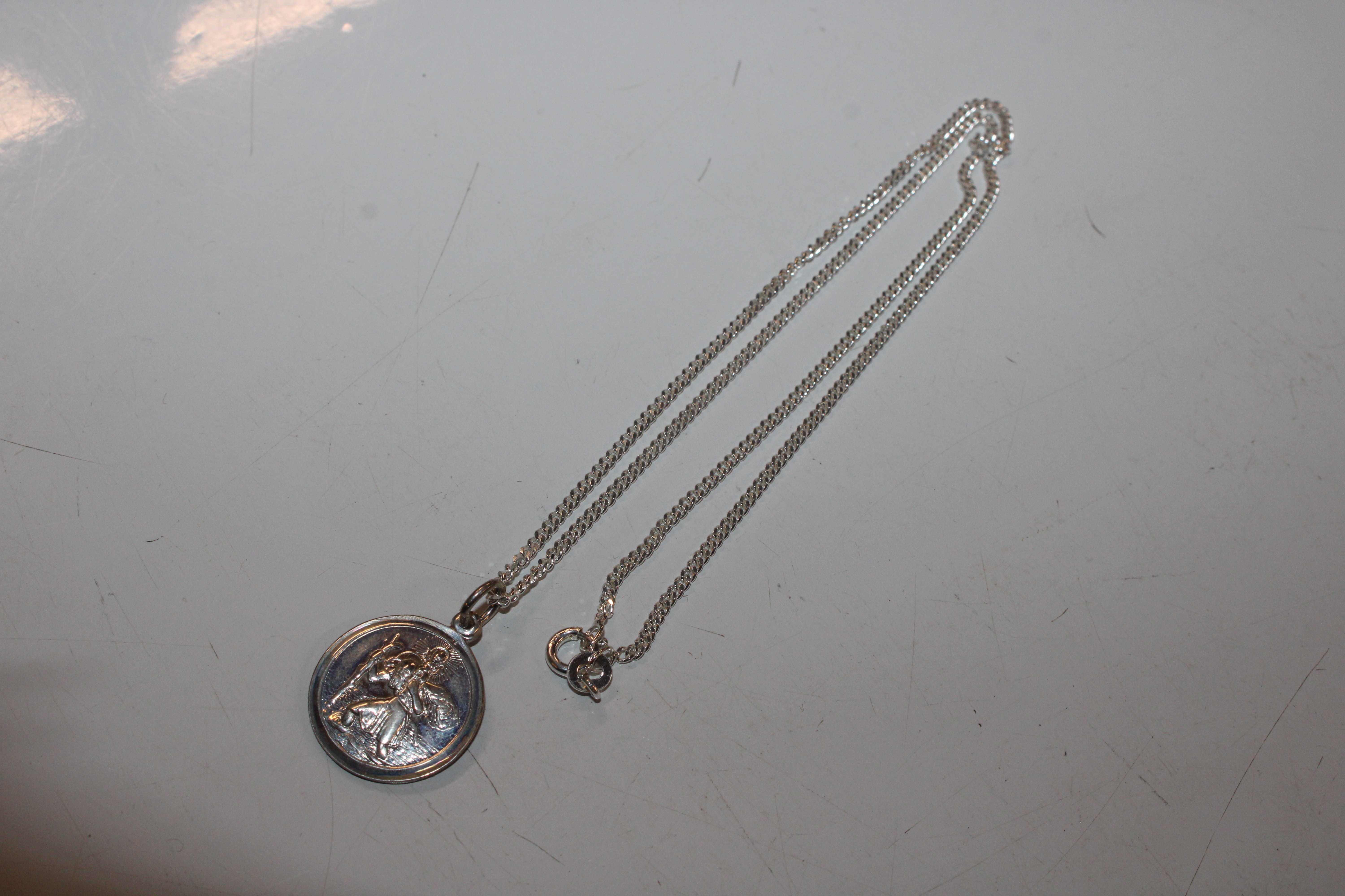 An ammonite necklace; two white metal bangles; a b - Image 4 of 29