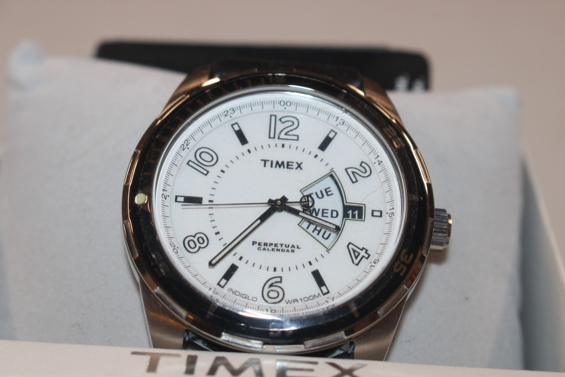 A Timex Perpetual calendar wrist watch; an Ingersoll wrist watch; and a box containing necklace - Image 2 of 12