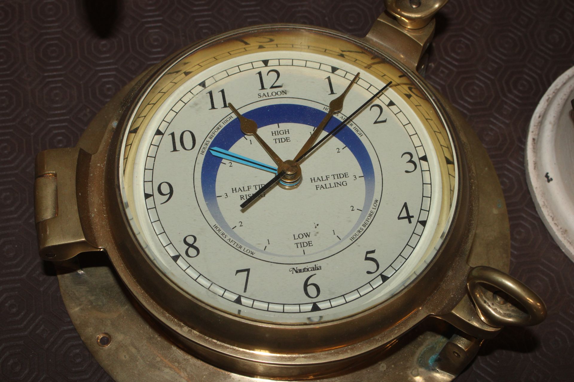 A brass cased ship's style saloon clock by Nautica - Image 5 of 8