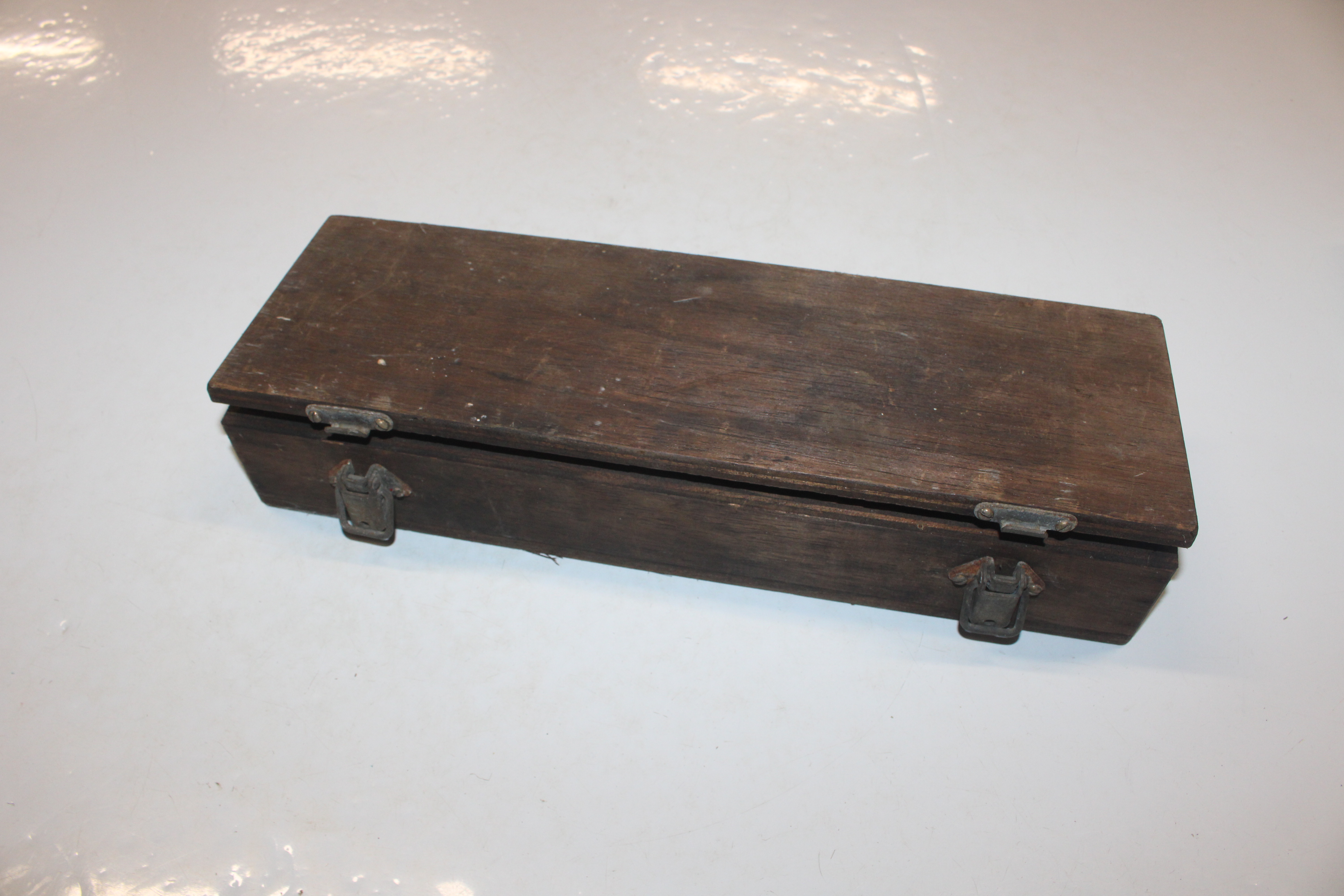 A wooden box and contents of various coinage - Image 8 of 8