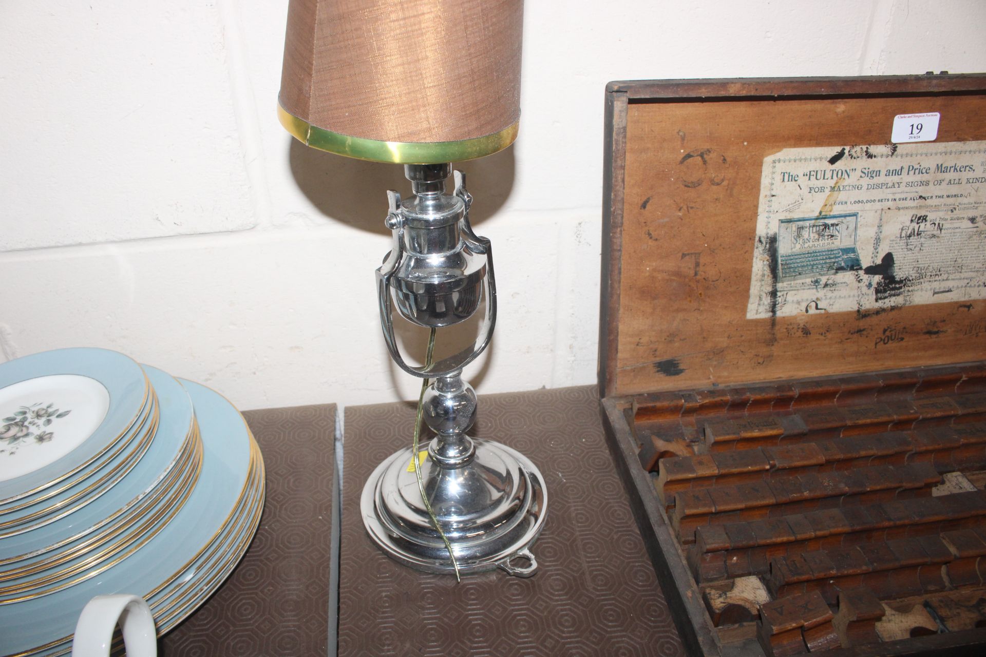 An Art Deco design chrome gimballed table lamp - Image 2 of 3