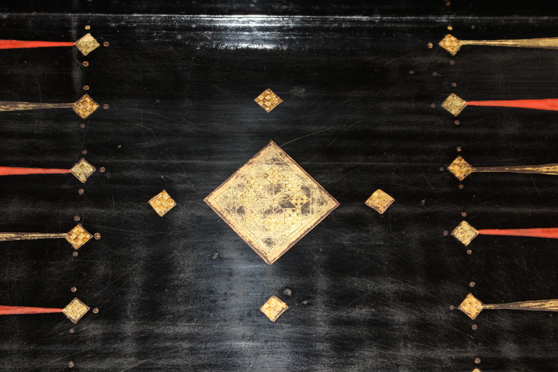 A 19th Century Chinese lacquered folding backgammo - Image 6 of 12
