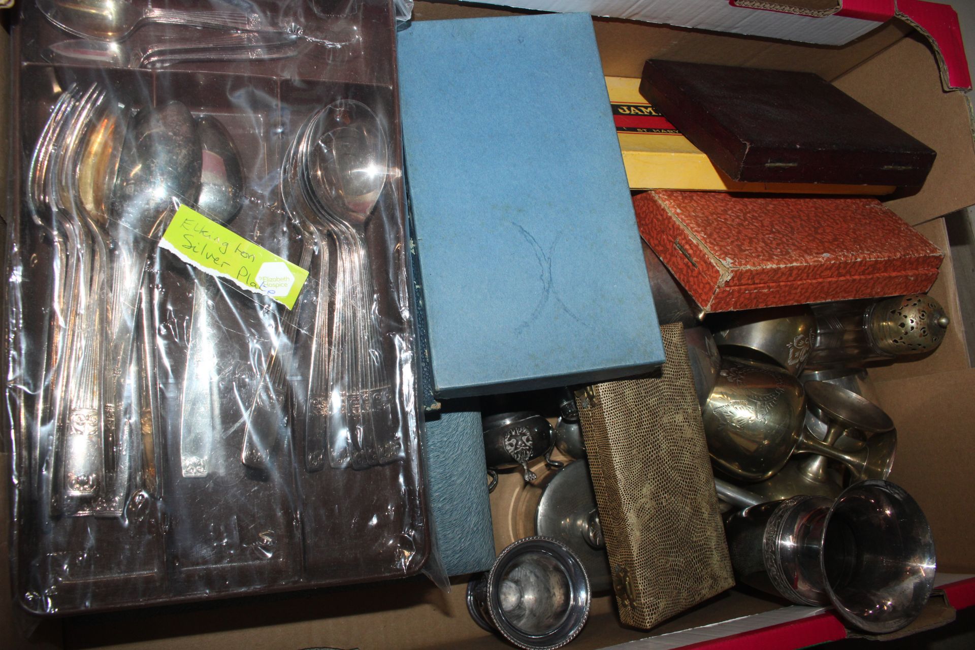 Two boxes of miscellaneous plated ware and cutlery - Image 3 of 10