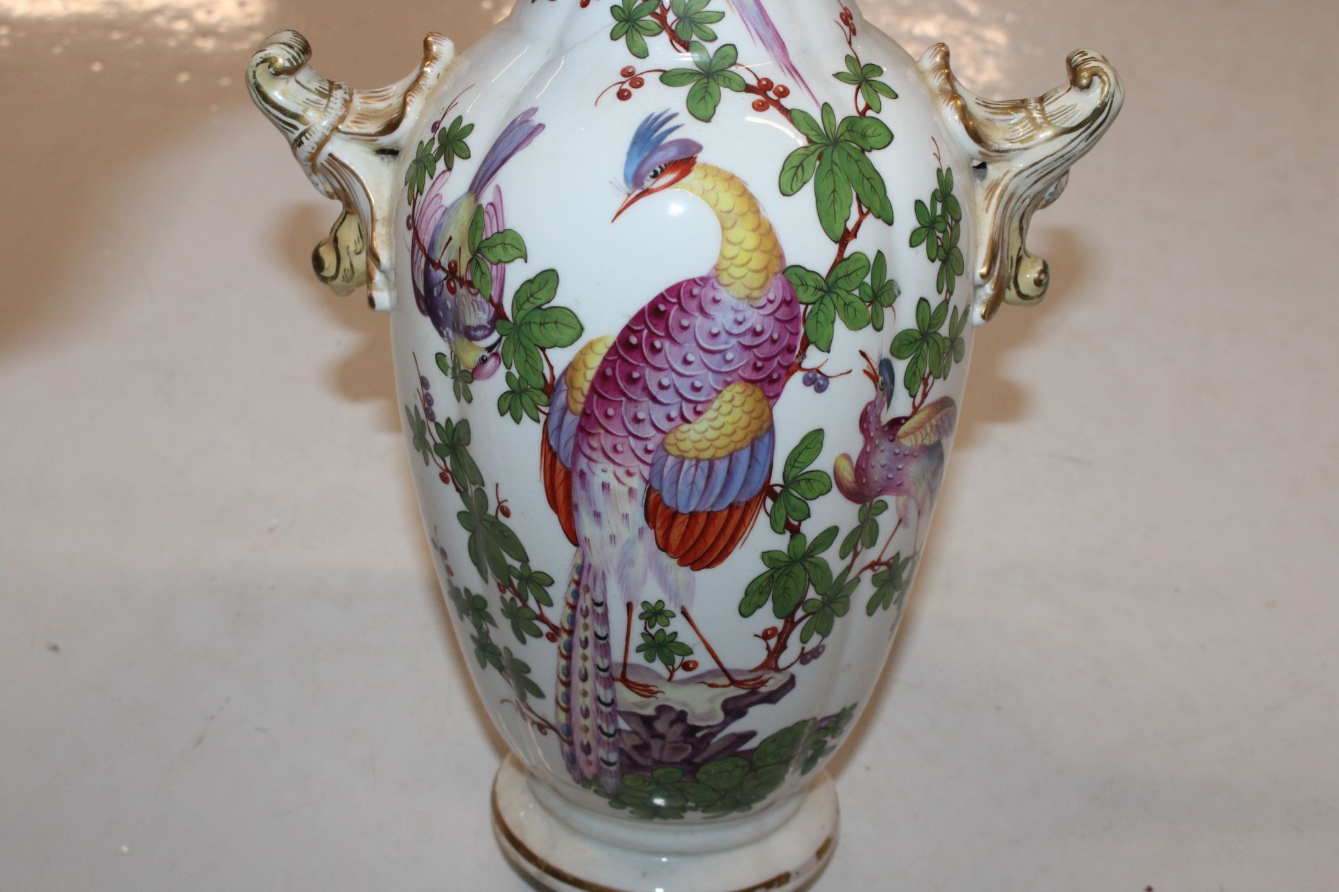 A Chelsea porcelain baluster vase decorated with b - Image 2 of 15