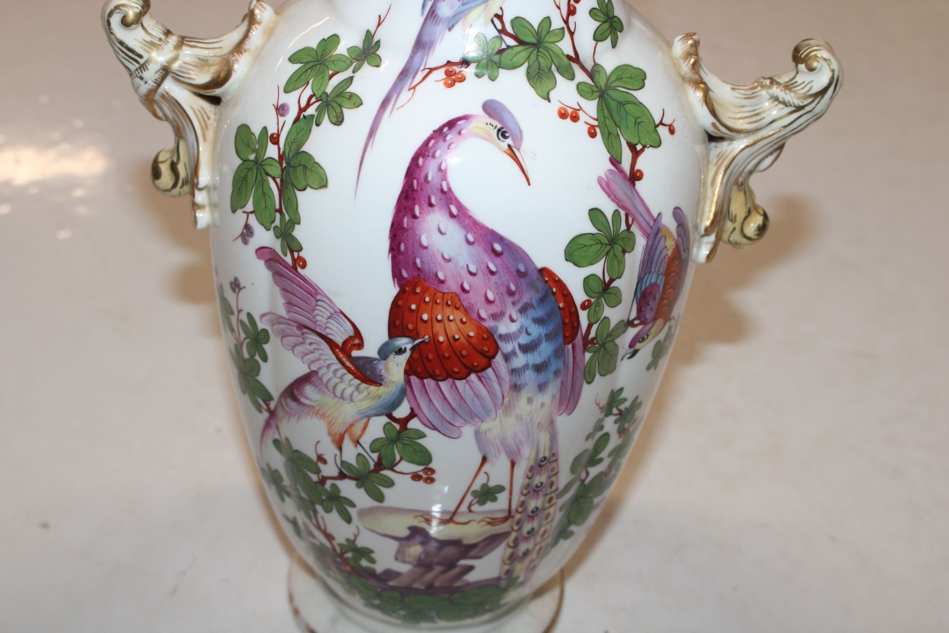 A Chelsea porcelain baluster vase decorated with b - Image 7 of 15