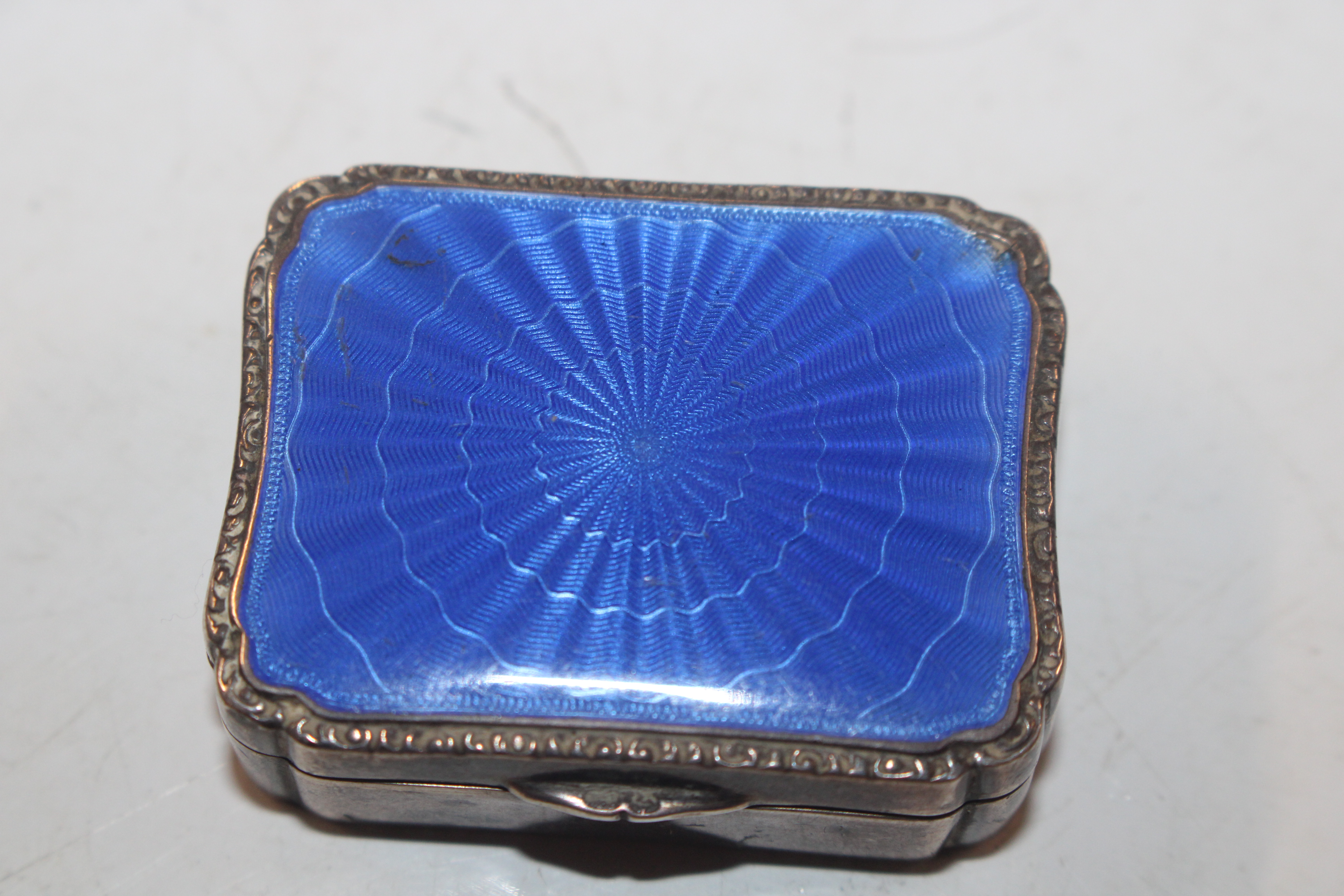 A 925 silver box, the lid decorated with blue enam - Image 2 of 5