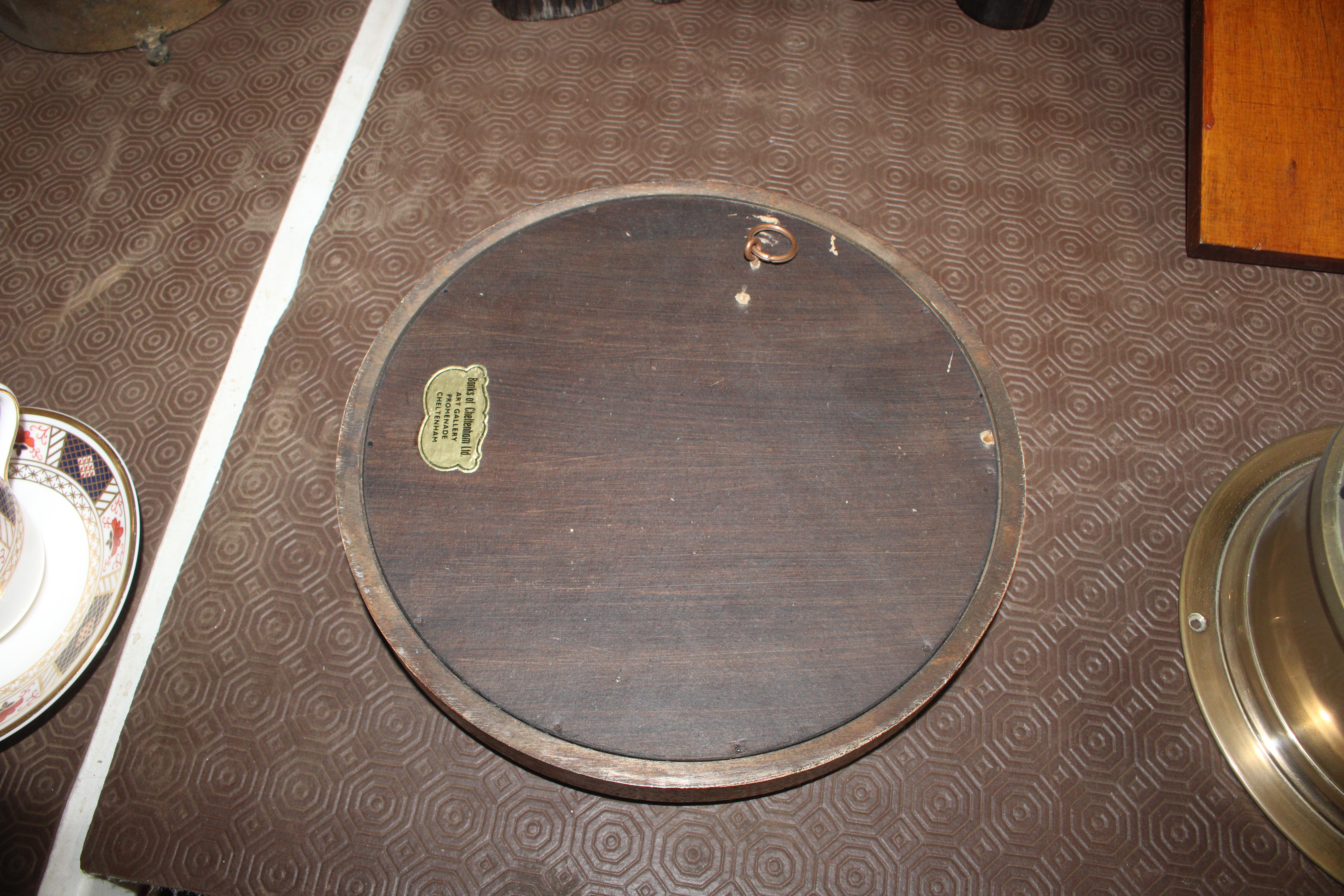 A small gilt framed convex wall mirror - Image 4 of 5