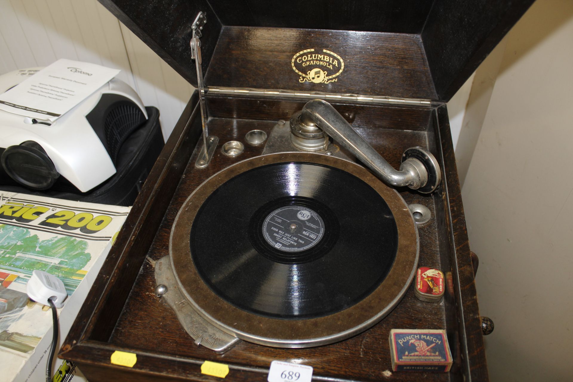 A Columbia wind up gramophone contained in an oak - Image 2 of 3