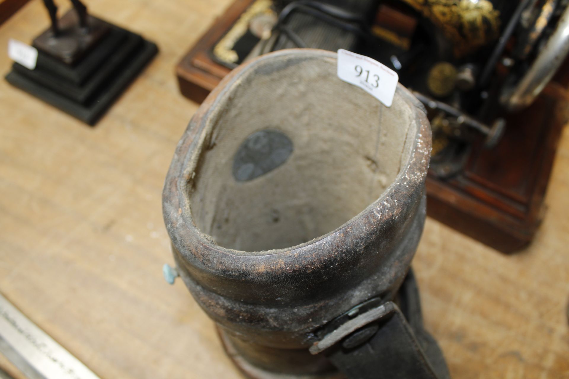 A leather fire bucket - Image 4 of 4