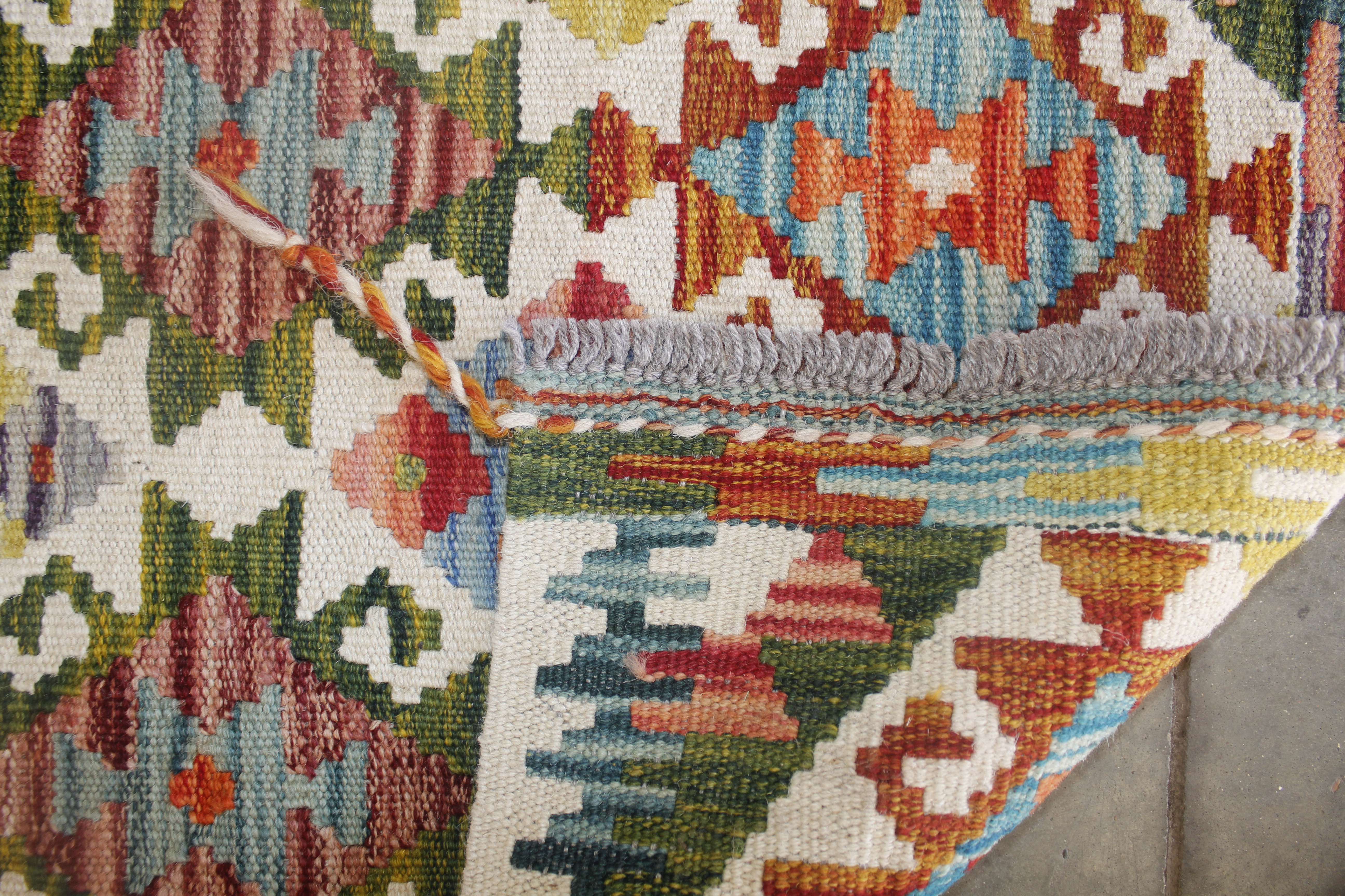 An approx. 4'7" x 2' Chobi Kilim rug - Image 3 of 3