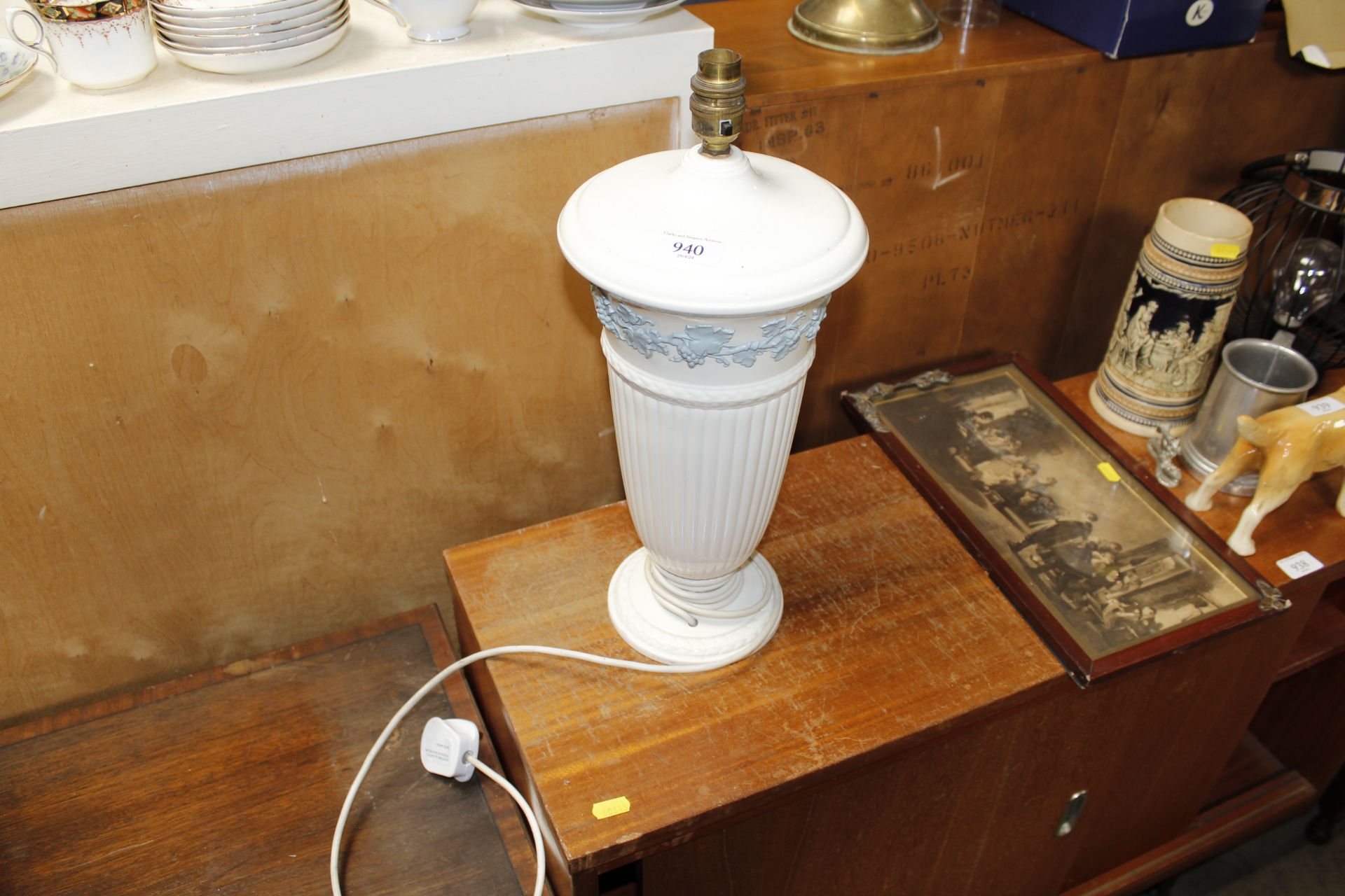 A Wedgwood Queen's ware table lamp