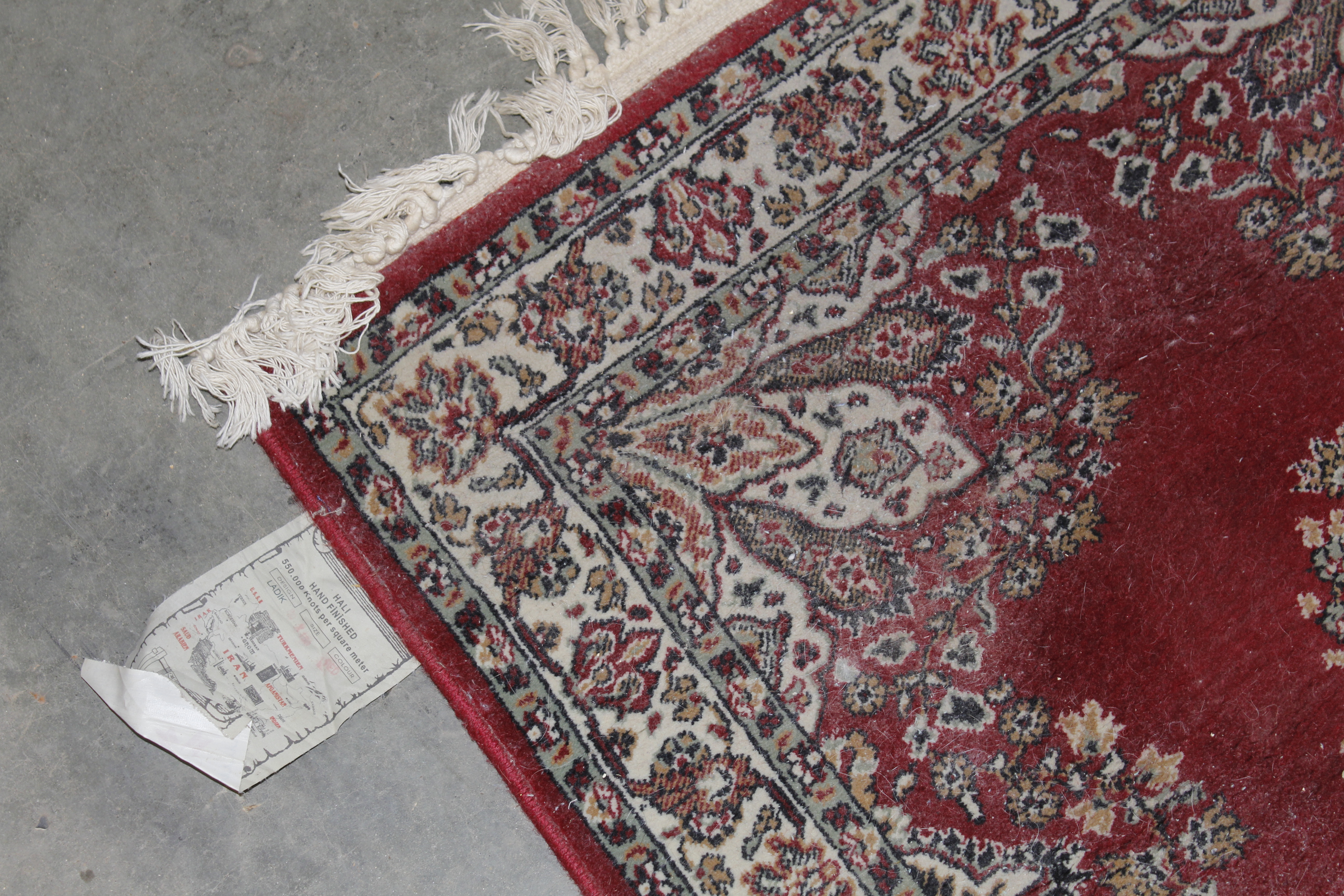 An approx. 5'7" x 2'7" floral patterned rug AF - Image 3 of 6