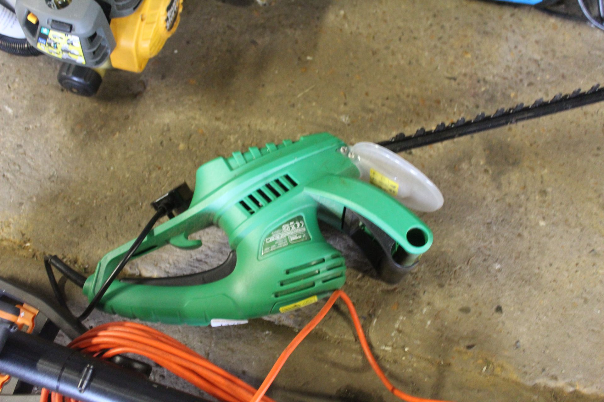 A Kingfisher electric hedge trimmer - Image 2 of 2