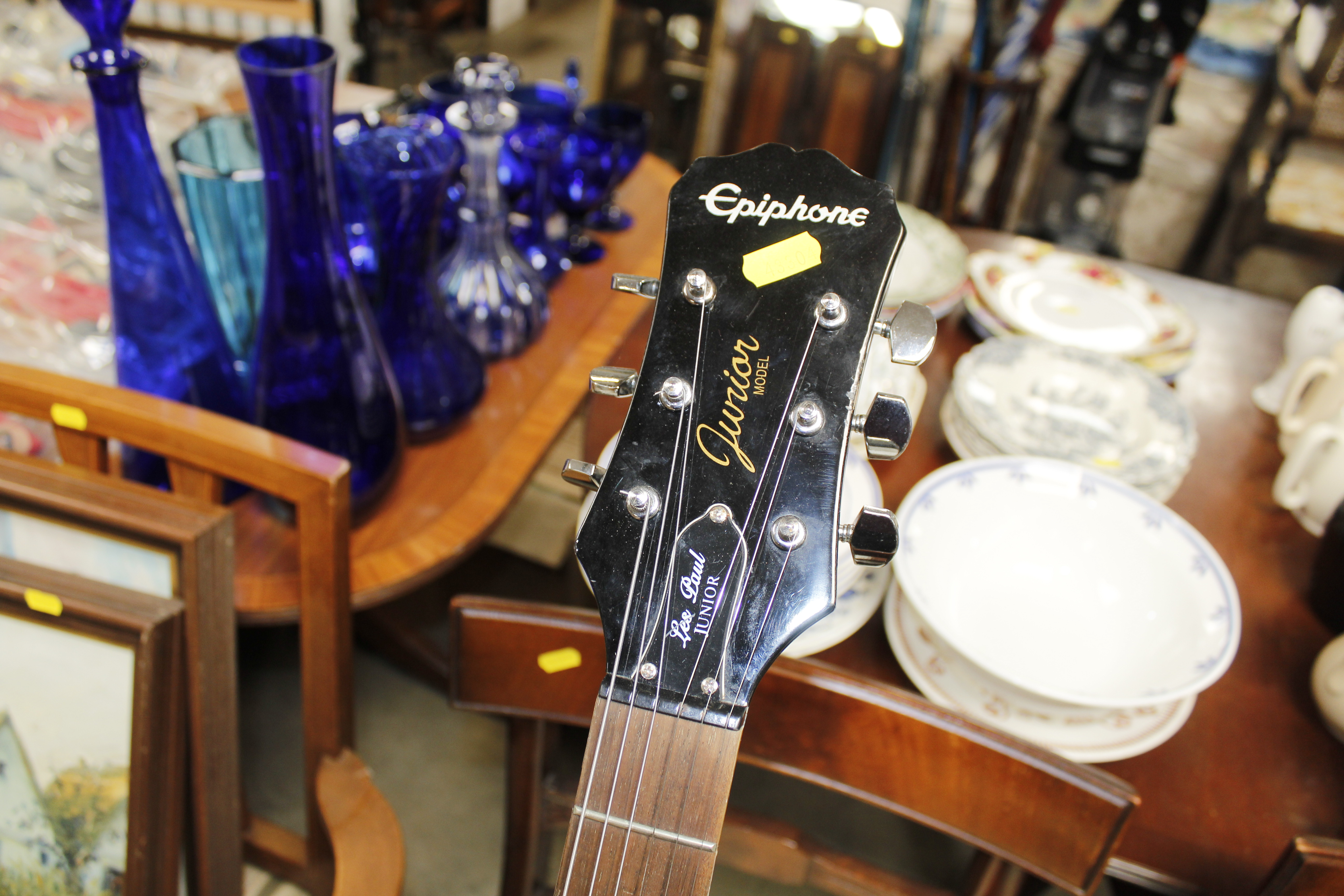 An Epiphone junior electric guitar AF - Image 3 of 4