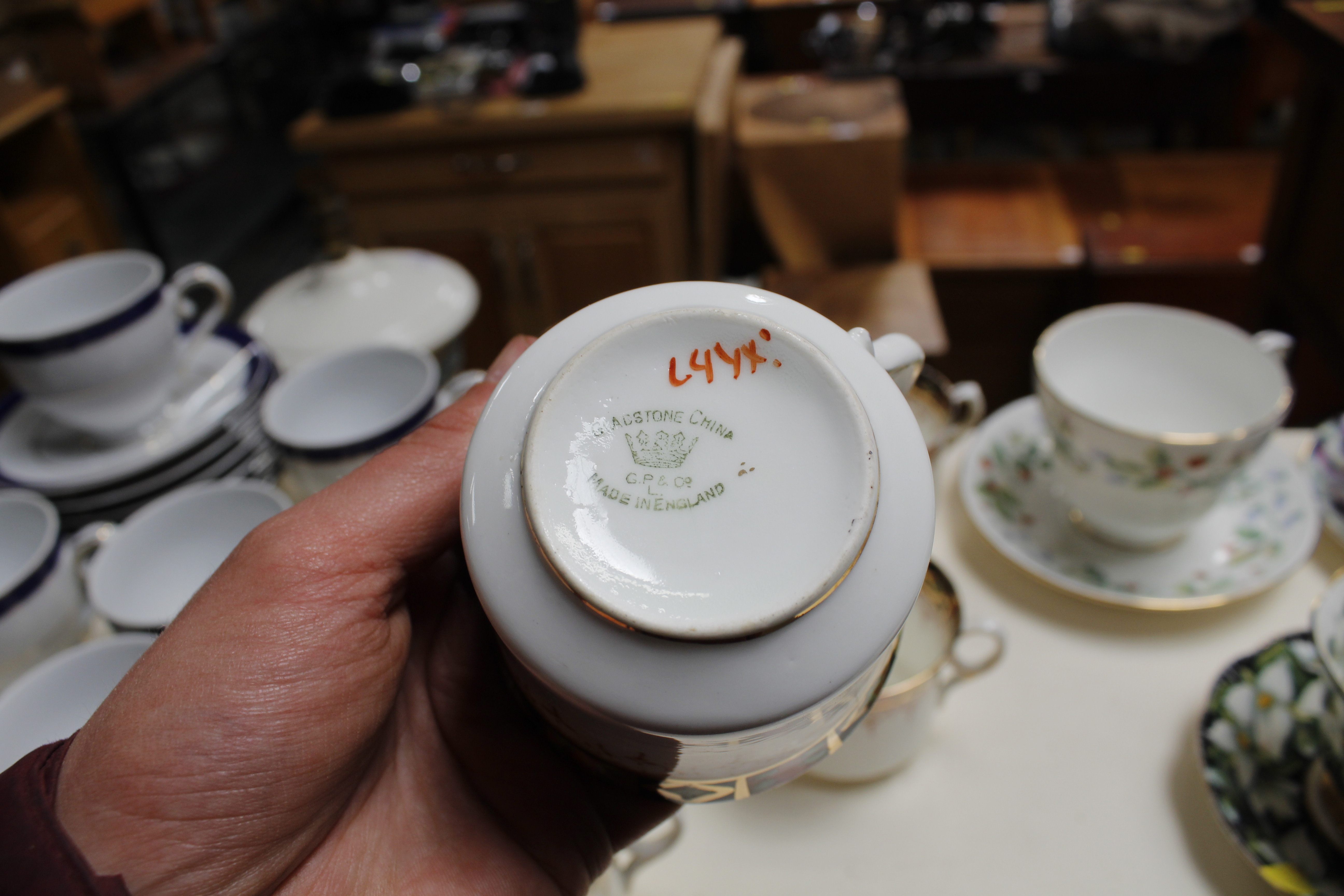 A collection of various teaware to include Royal A - Bild 2 aus 4