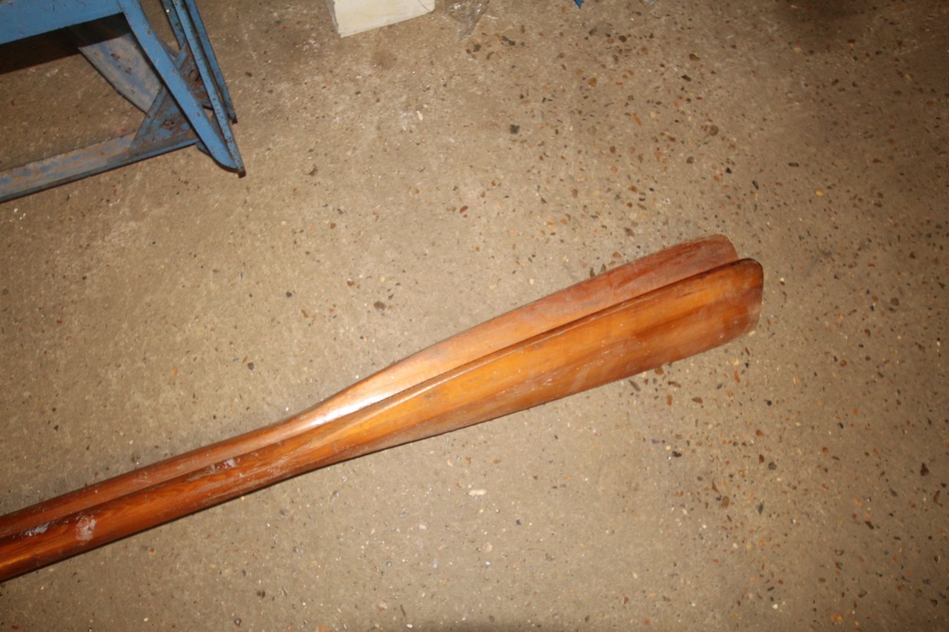 A pair of wooden rowing oars (approx. 6') - Image 2 of 2