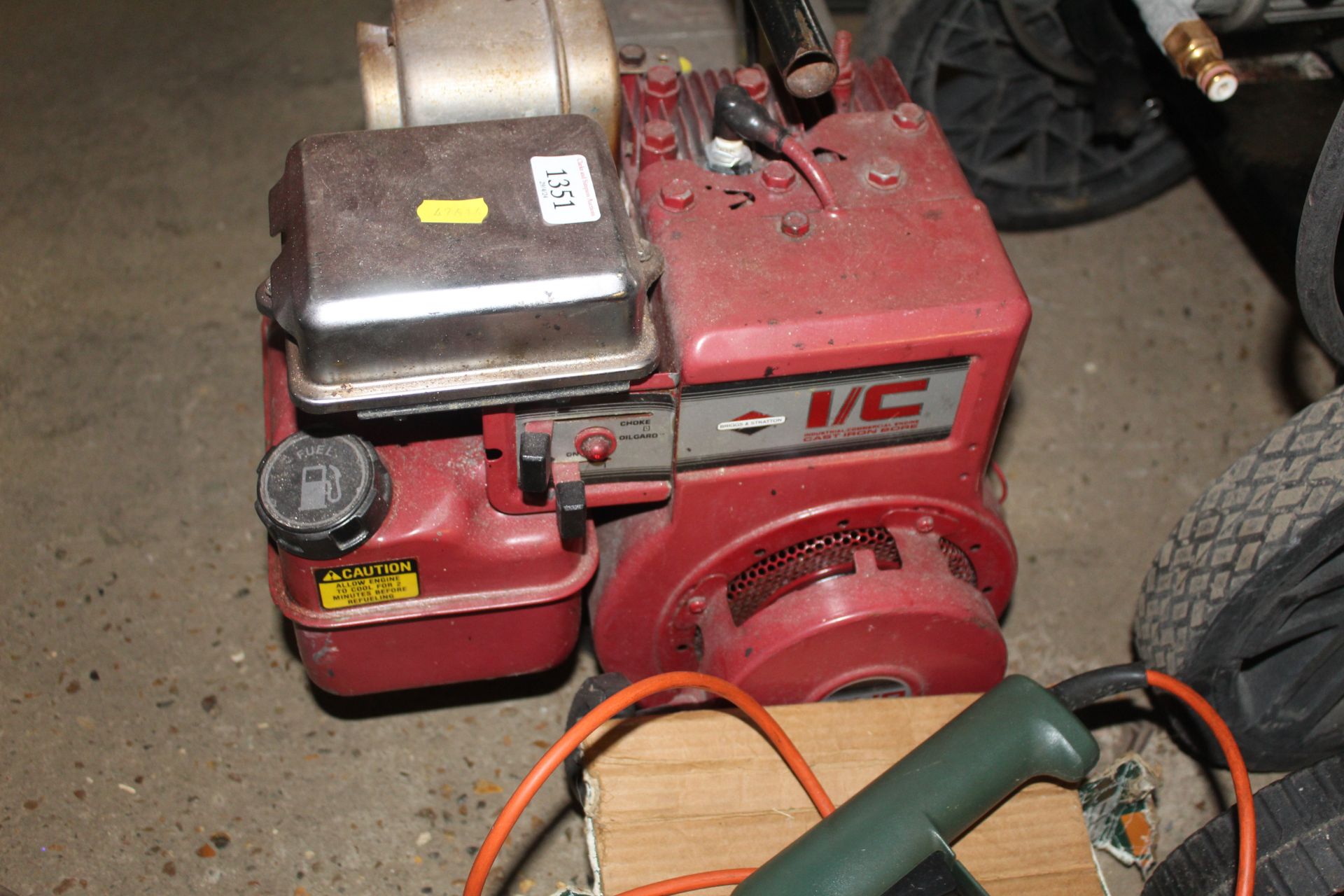 A Briggs & Stratton 5hp generator - Image 2 of 2