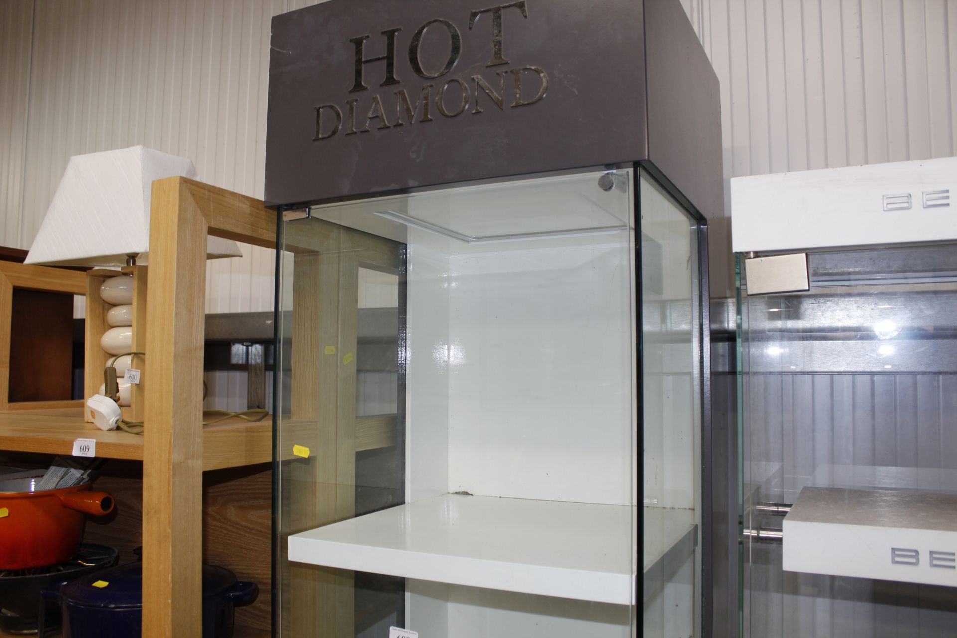 A Hot Diamond display cabinet - Image 3 of 3