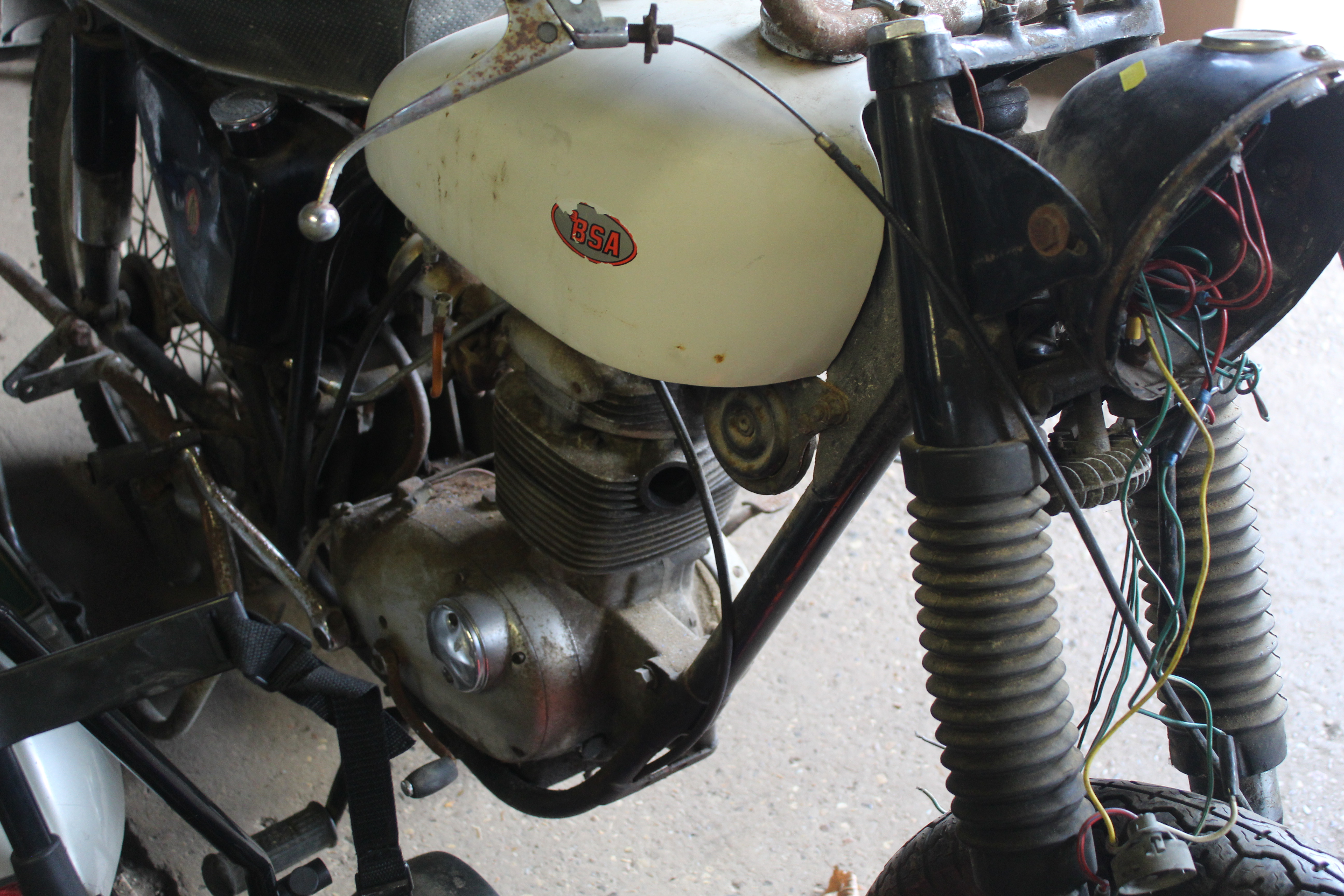 A vintage BSA 250cc motorcycle for restoration. Re - Image 9 of 9