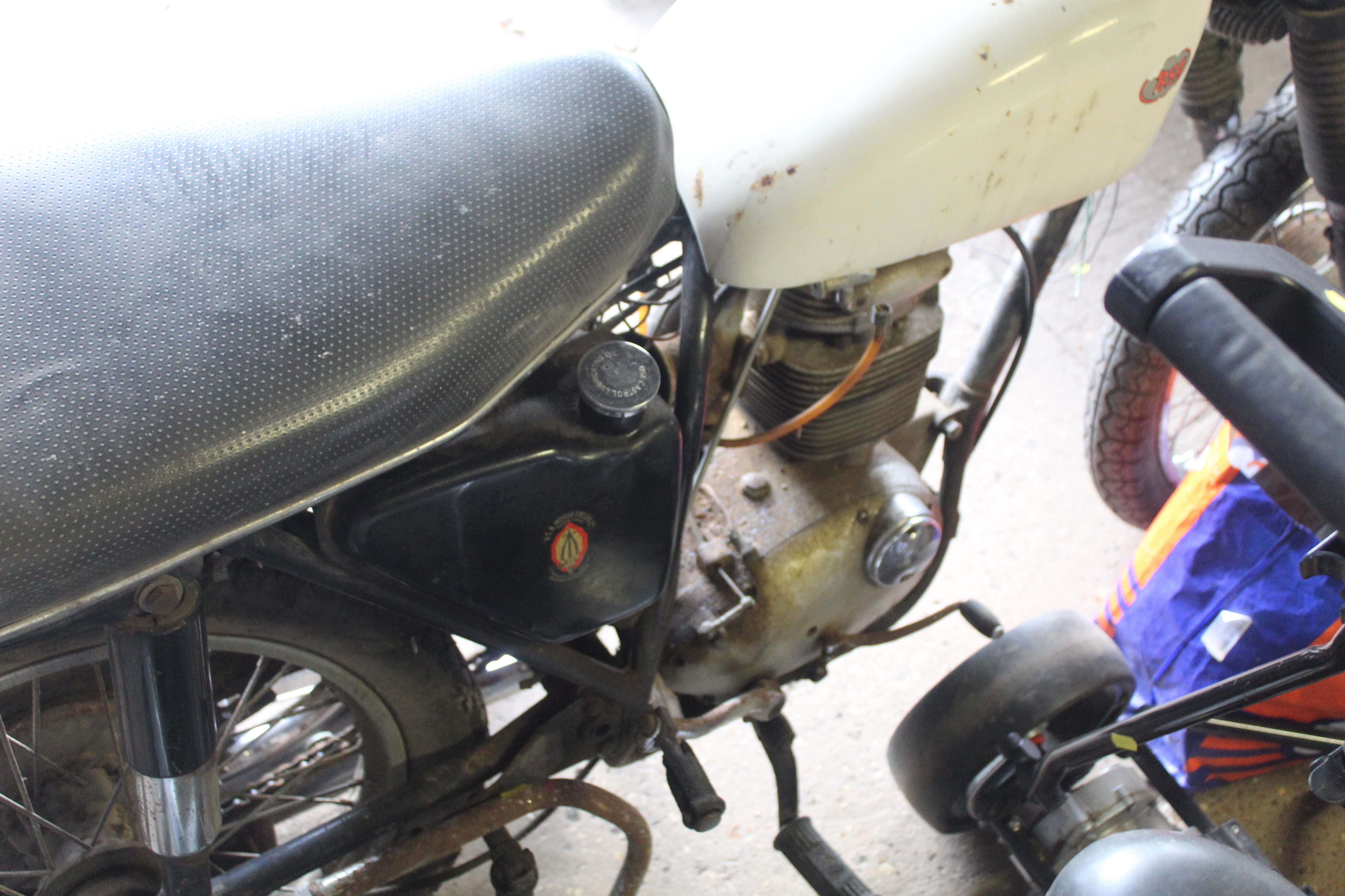 A vintage BSA 250cc motorcycle for restoration. Re - Image 7 of 9