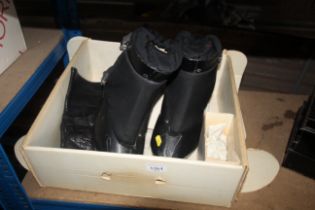 A pair of Rosemount vintage ski boots (size unknow