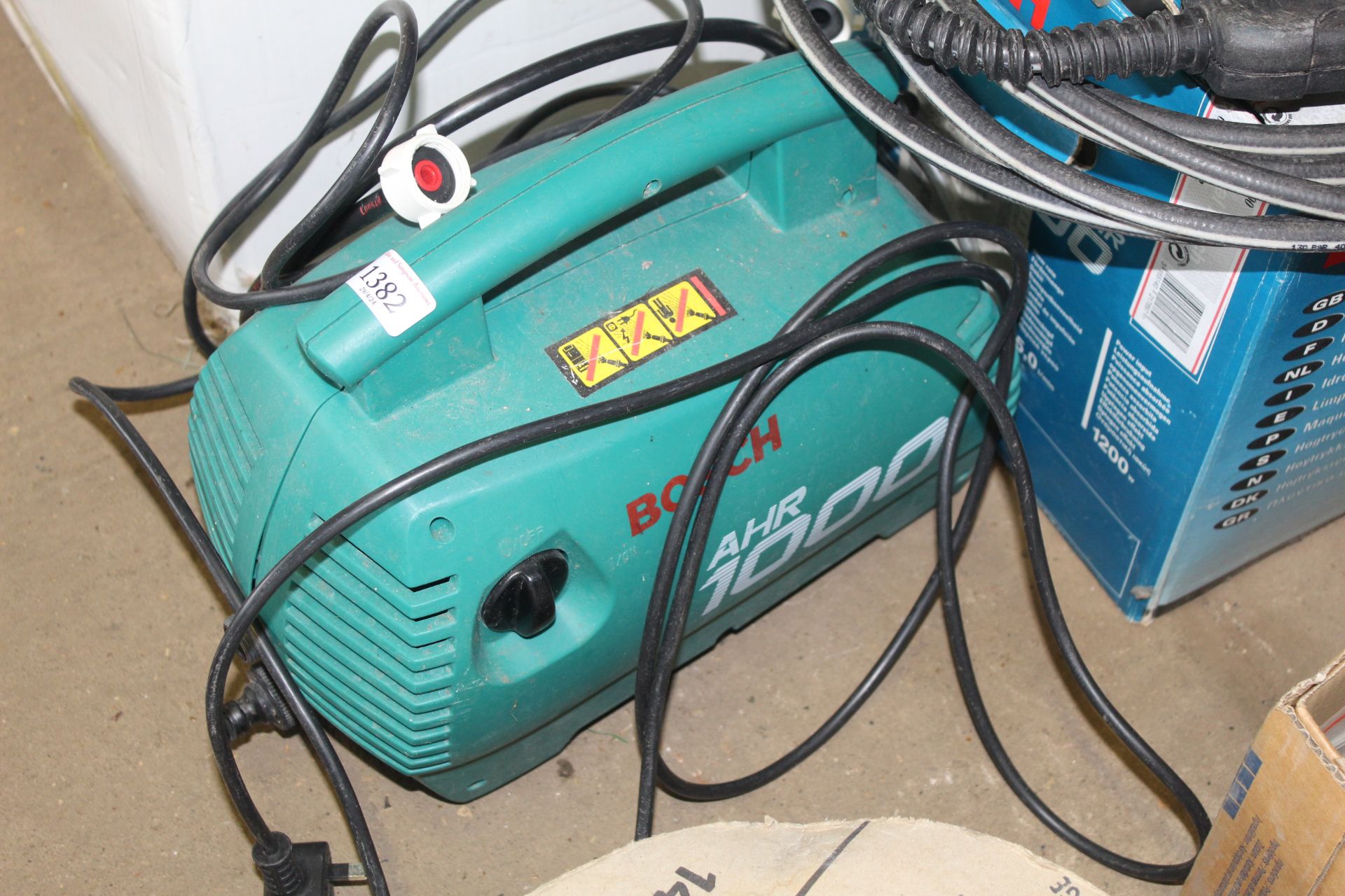 A Bosch AHR1000 electric pressure washer with lanc - Image 2 of 3