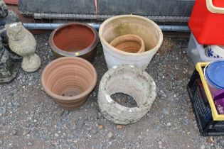 A quantity of various planters