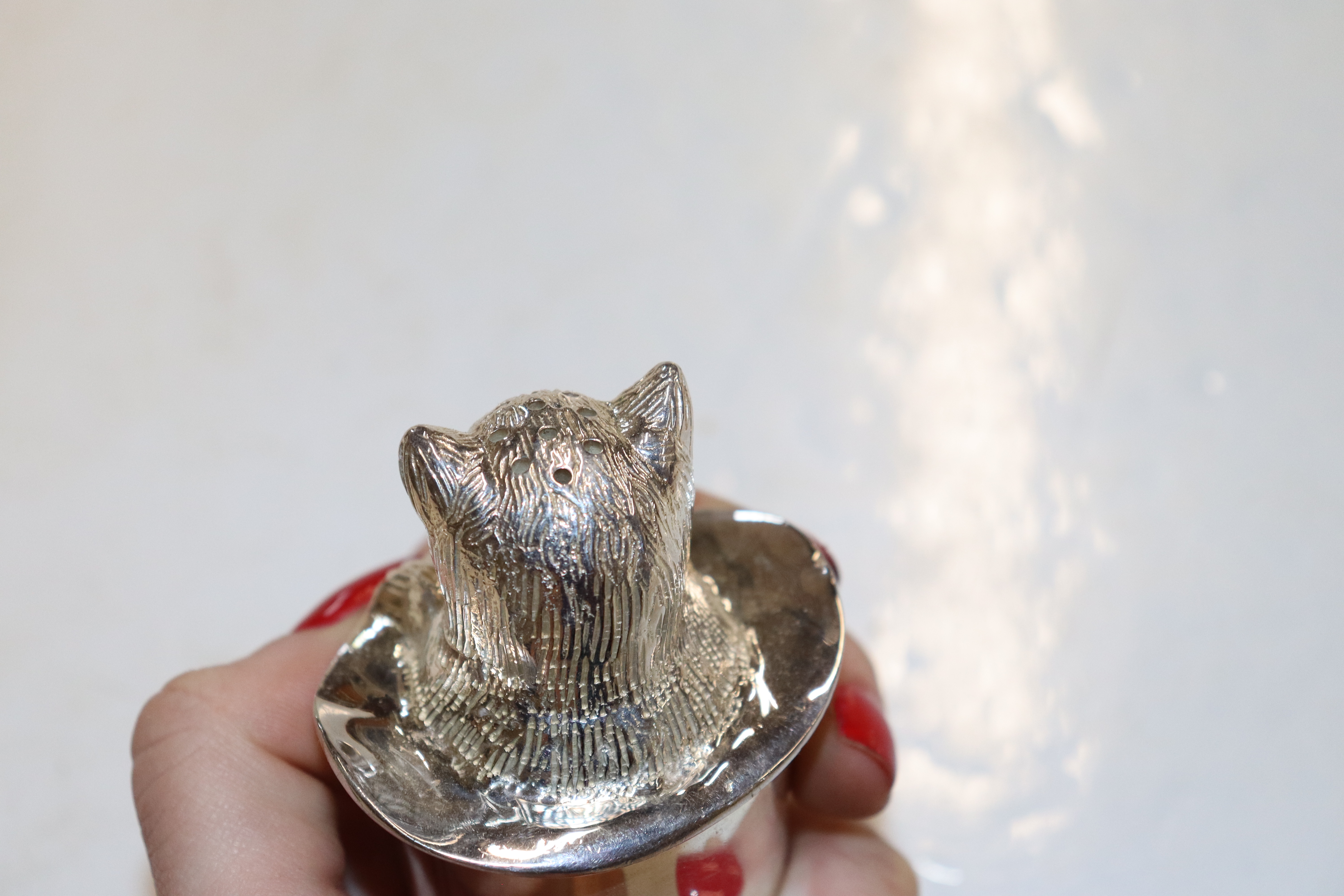 A pair of silver plated Cat In The Hat salt and pe - Image 5 of 6