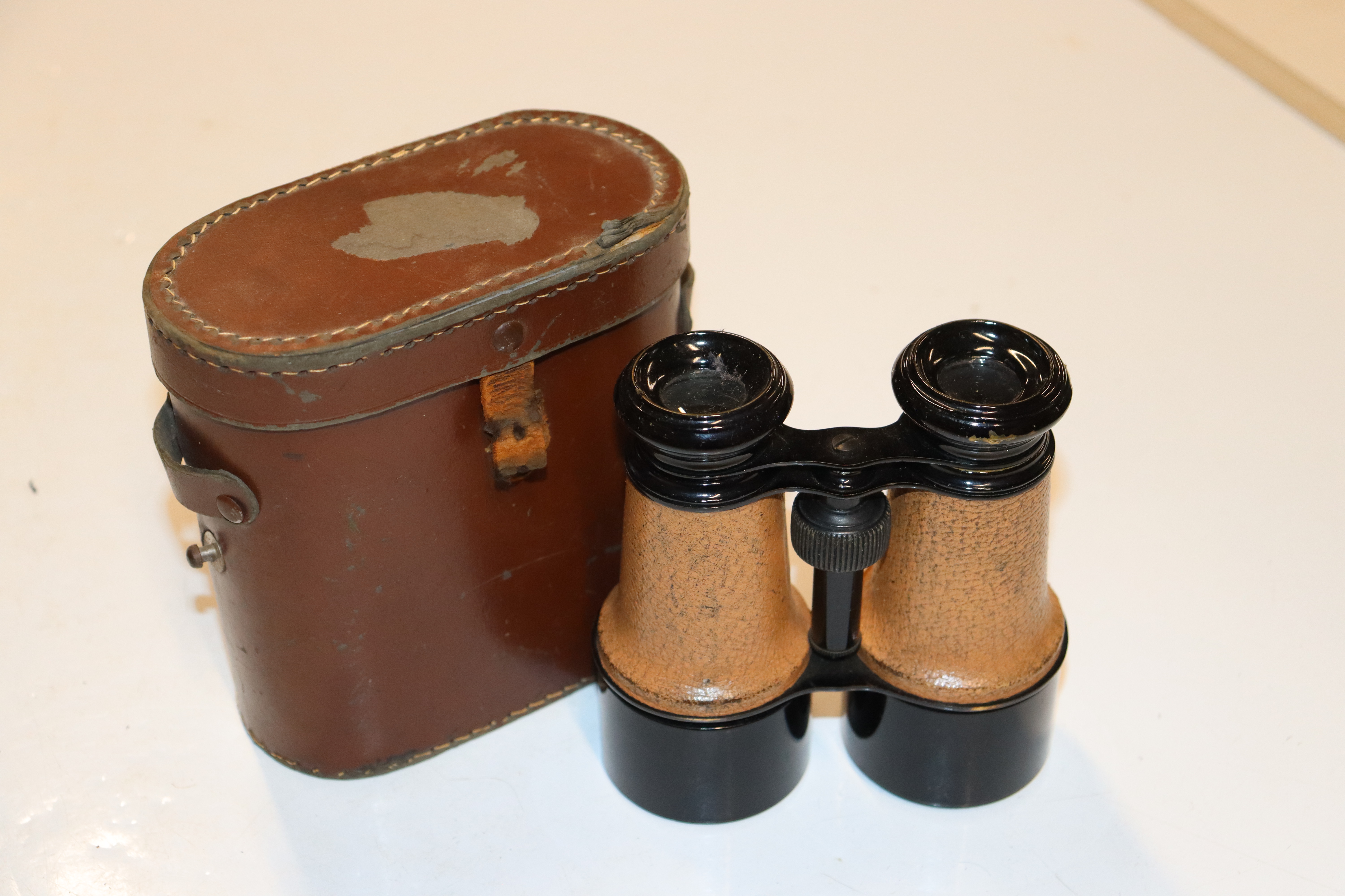 A box of various binoculars - Image 12 of 21