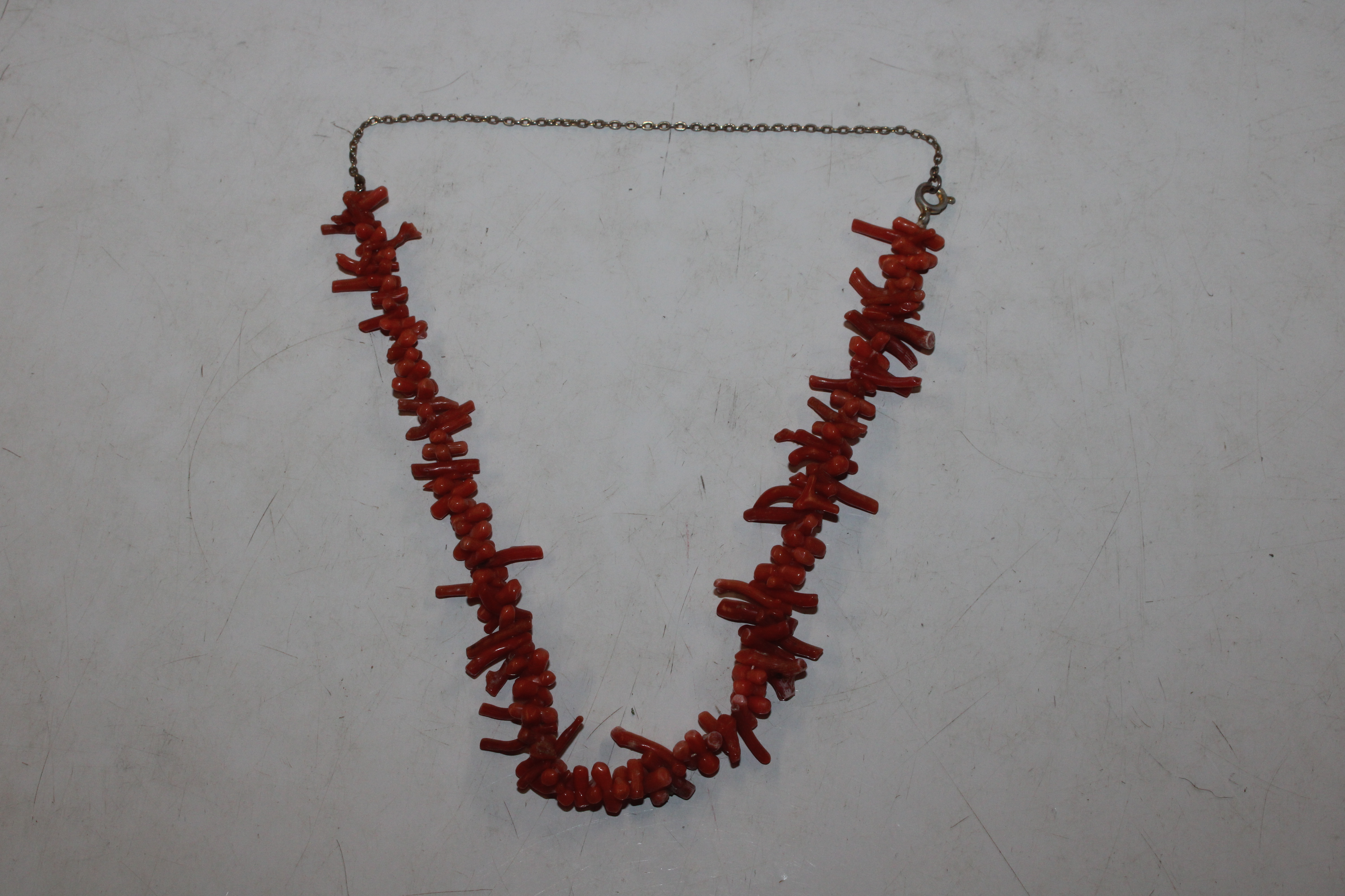 A box of jewellery to include coral necklace, yell - Image 6 of 11