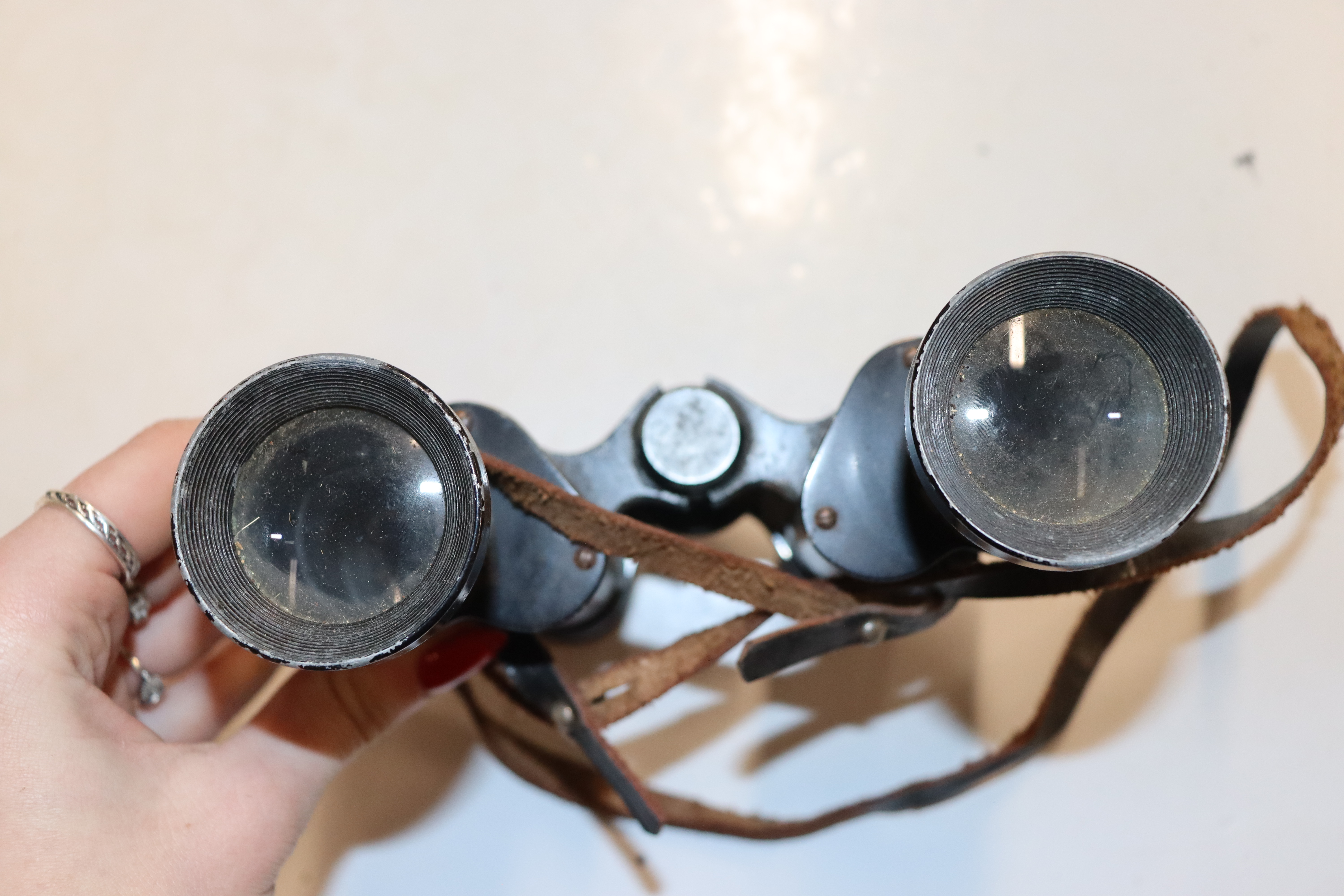 A box of various binoculars - Image 20 of 21