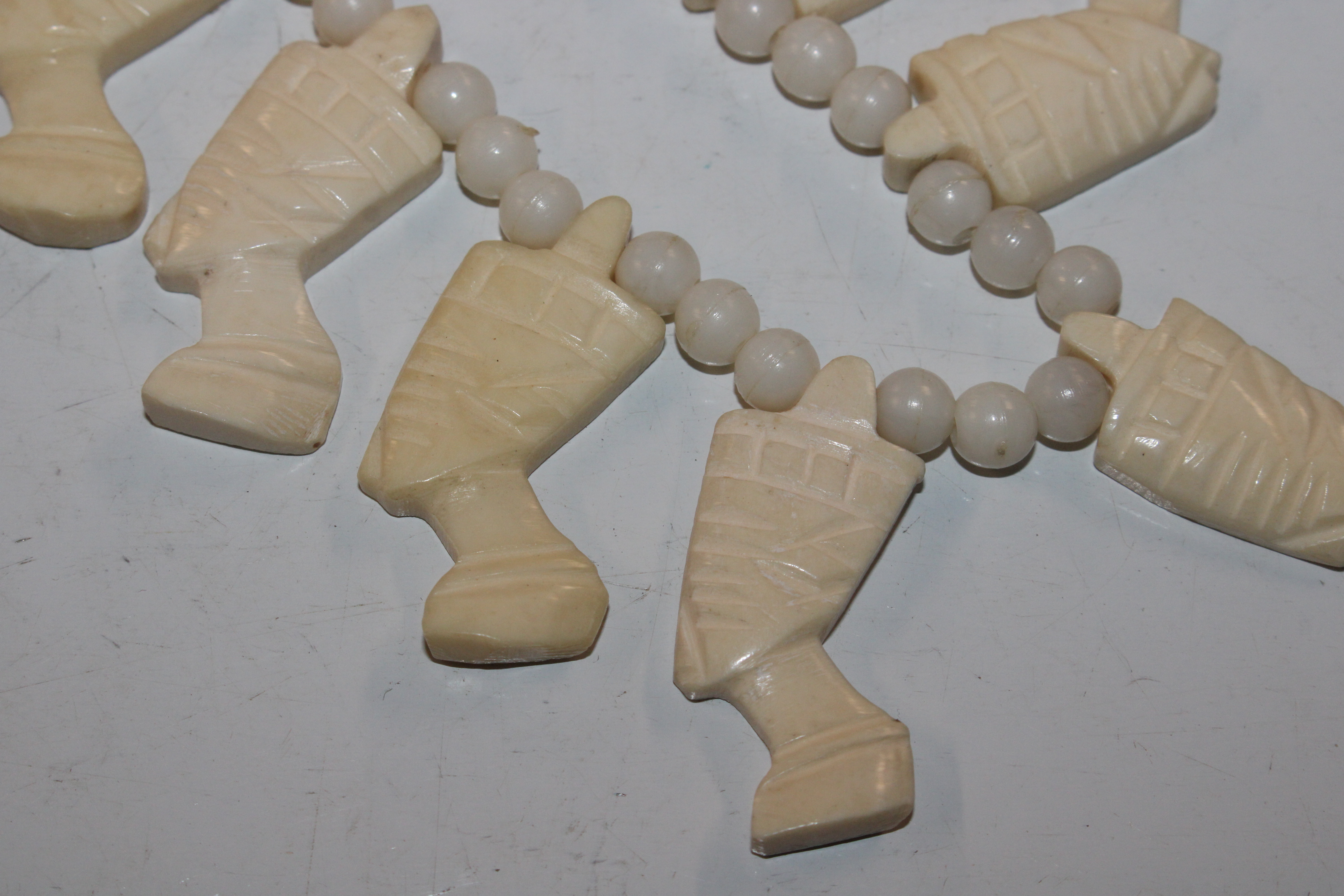 A box of jewellery to include coral necklace, yell - Image 4 of 11