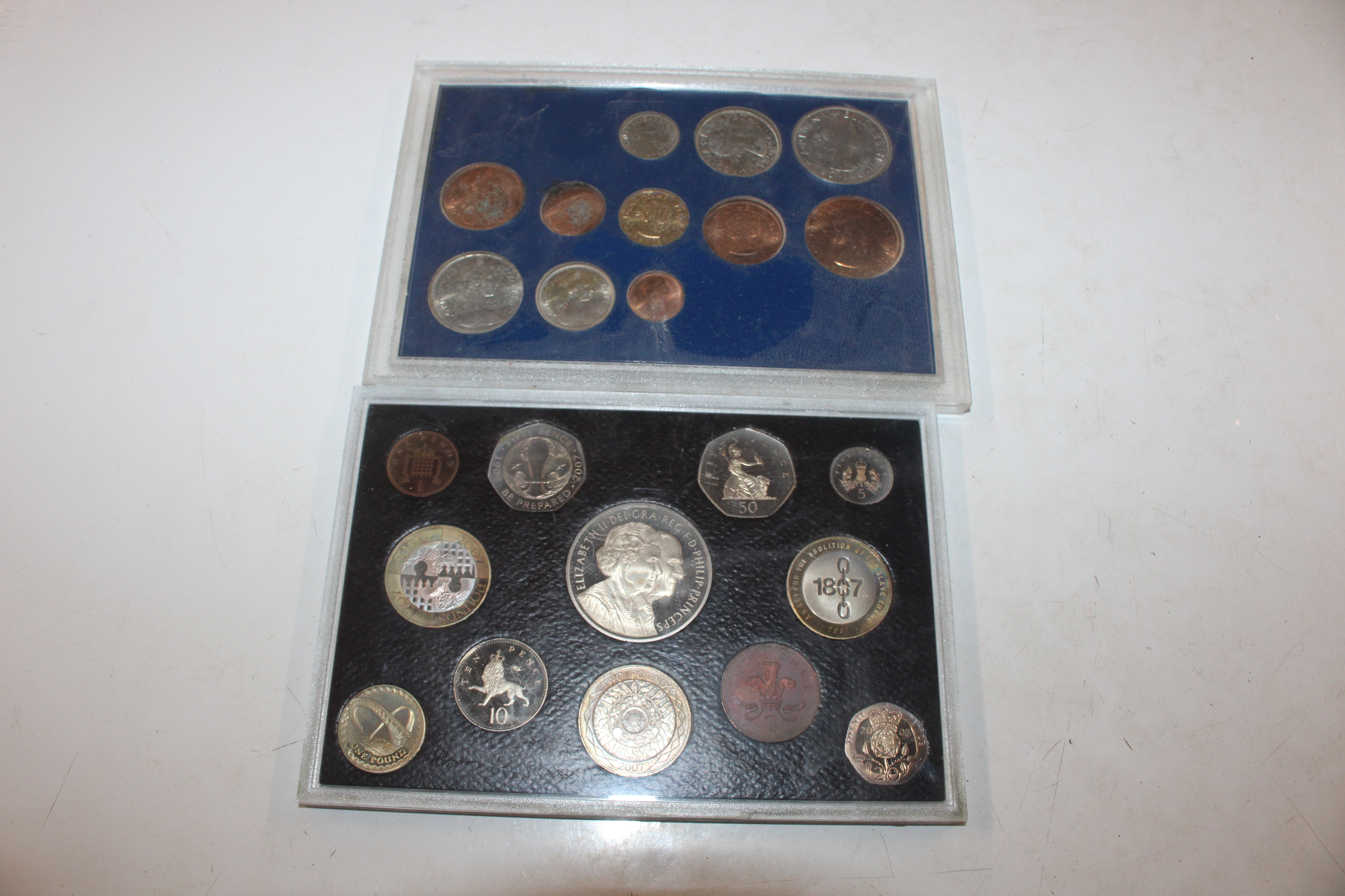 A box containing various cased coin collections - Image 16 of 16