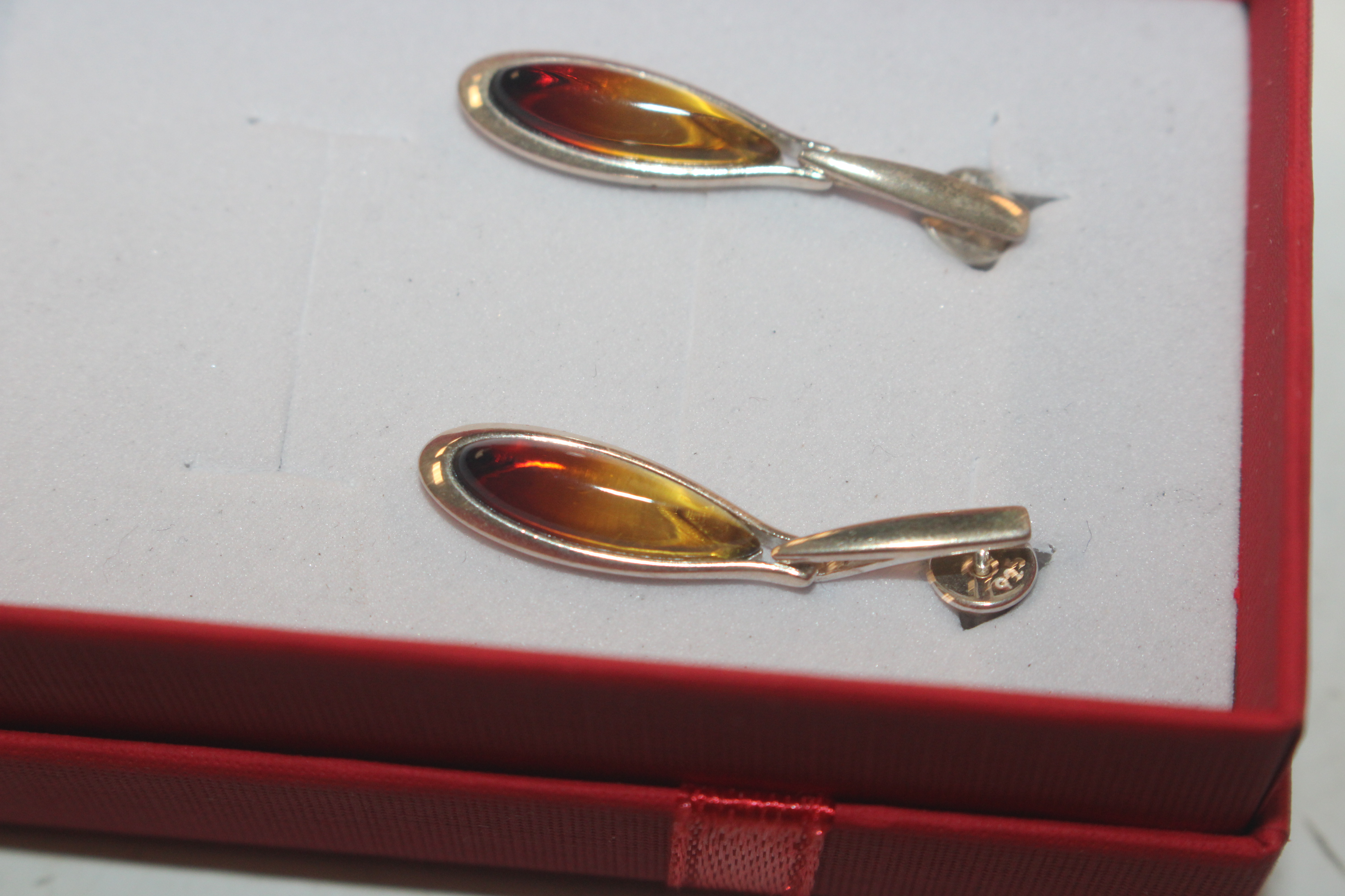 A pair of Sterling silver and amber drop ear-rings - Image 2 of 4