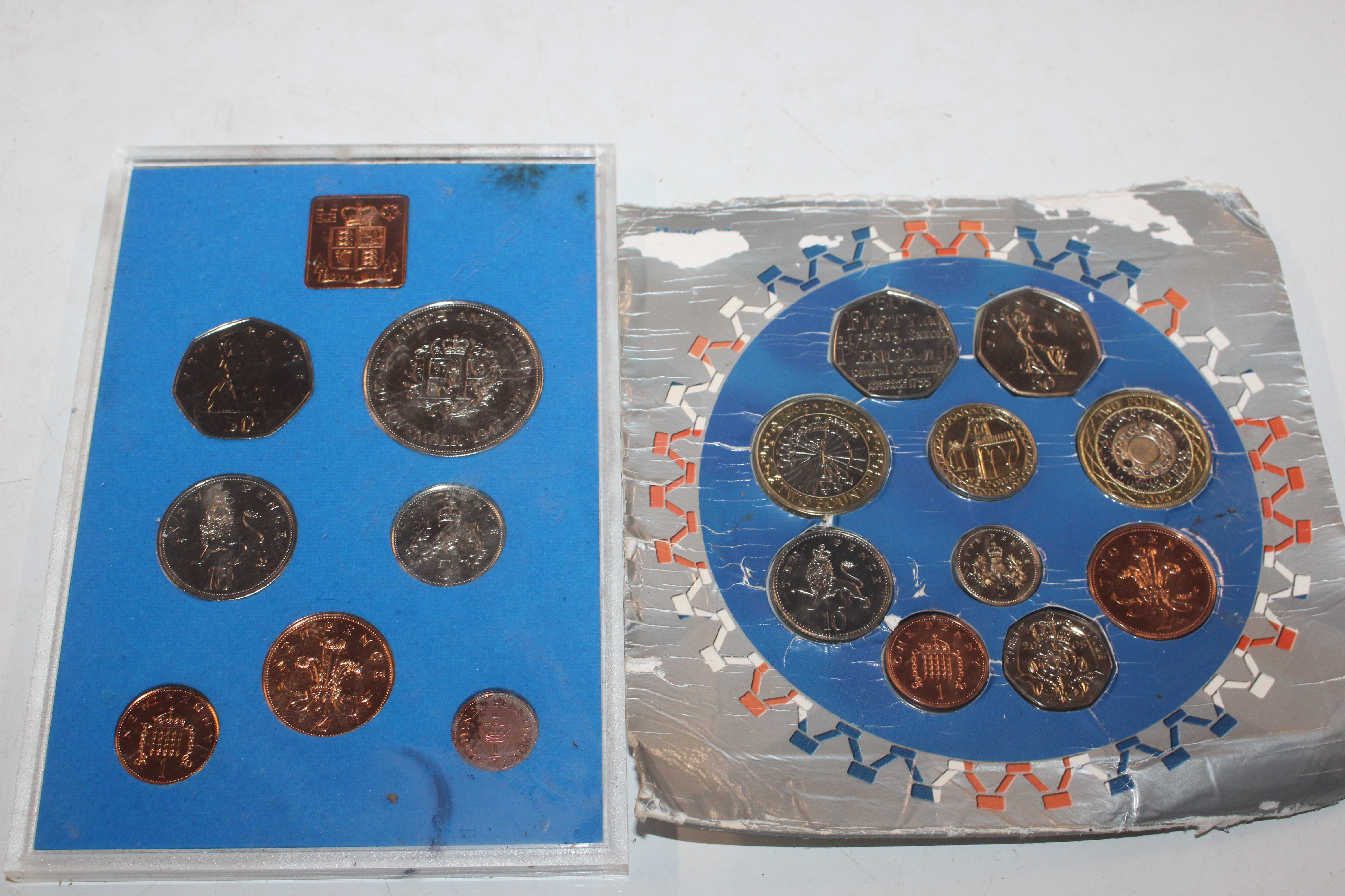 A box containing various cased coin collections - Image 12 of 16