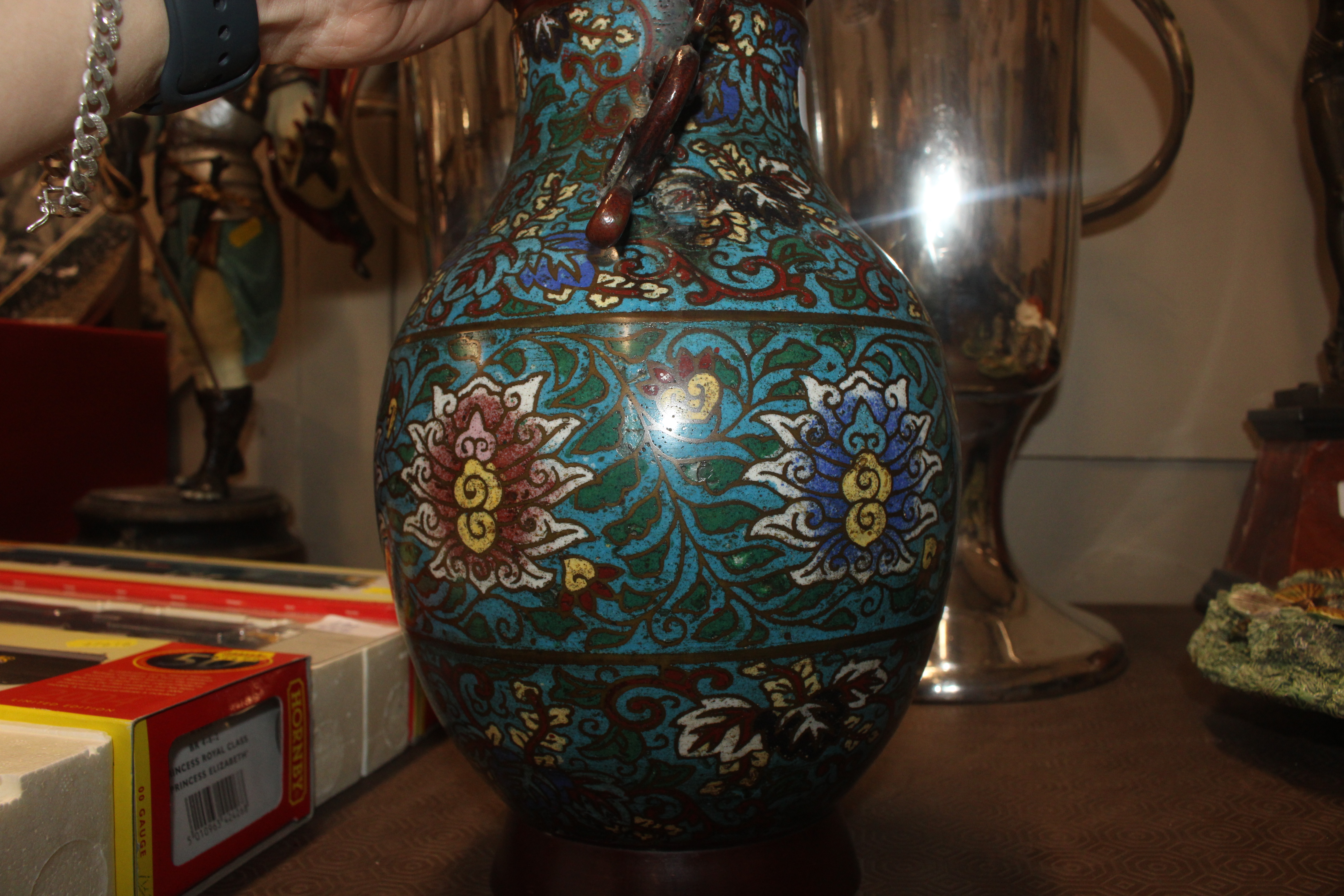An approx. 12" Chinese 19th Century cloisonné bron - Image 10 of 14