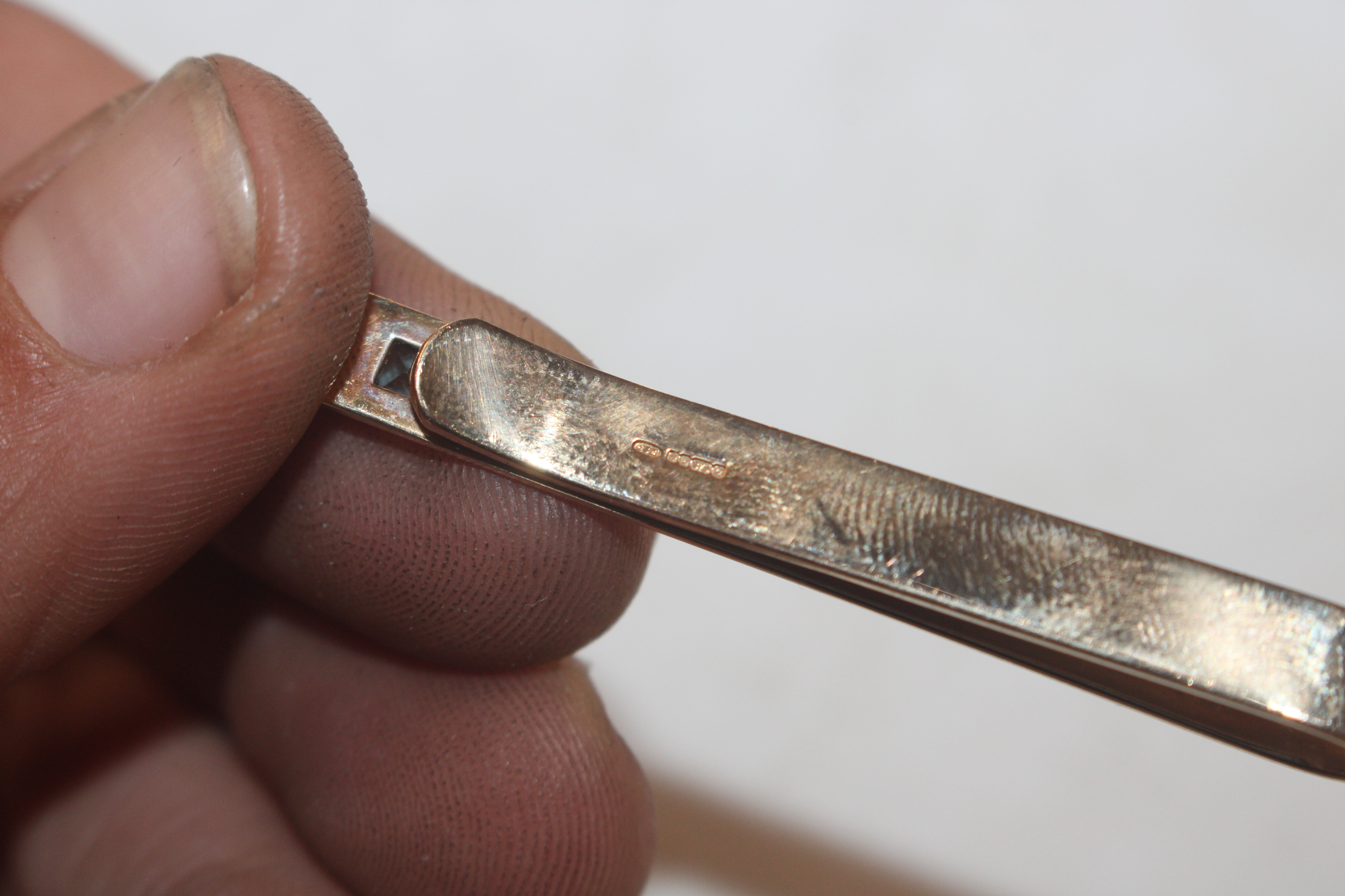 A 9ct gold tie clip set aqua marine stone, approx. - Image 5 of 9