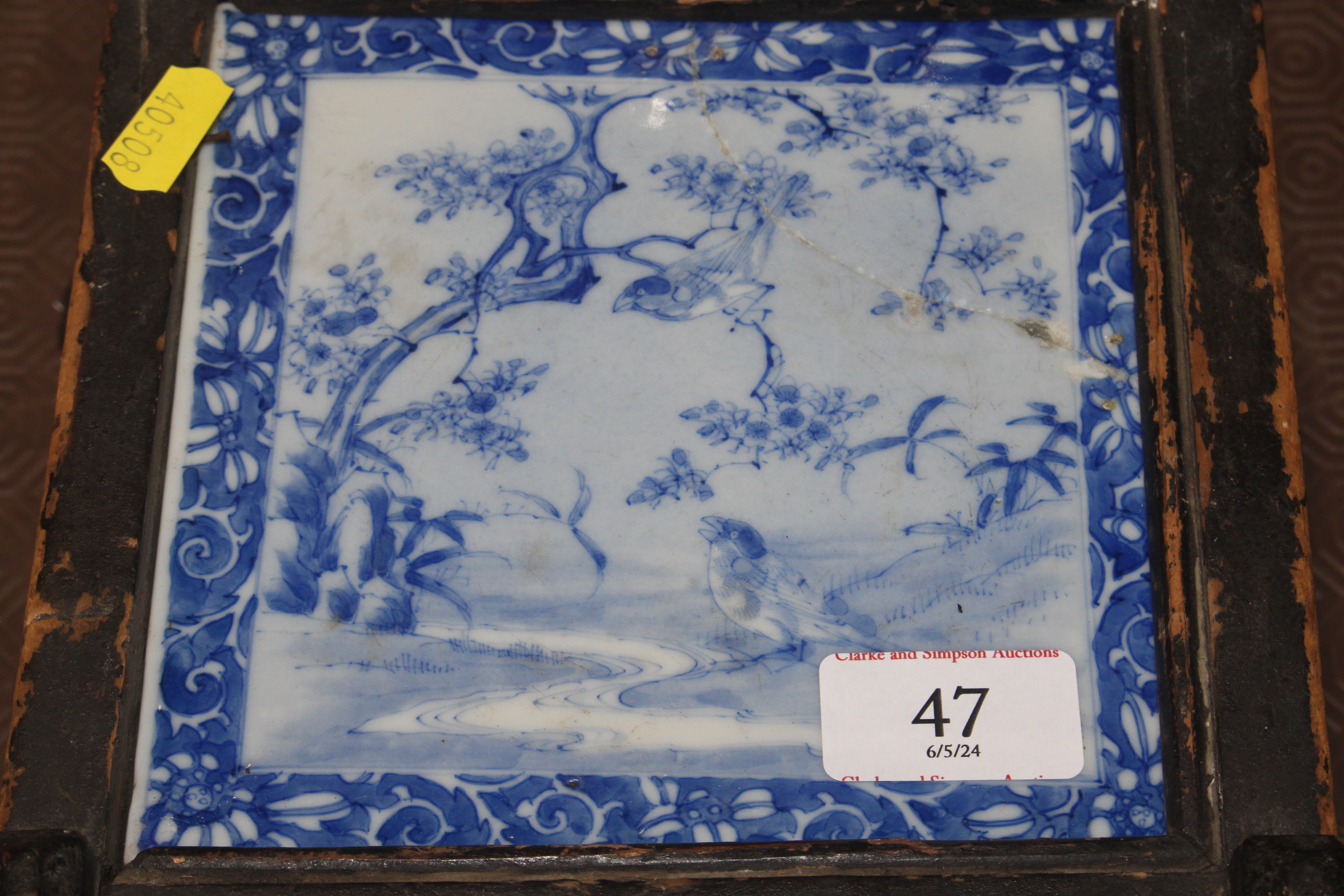 An antique stand with inset of blue and white tile - Image 2 of 6