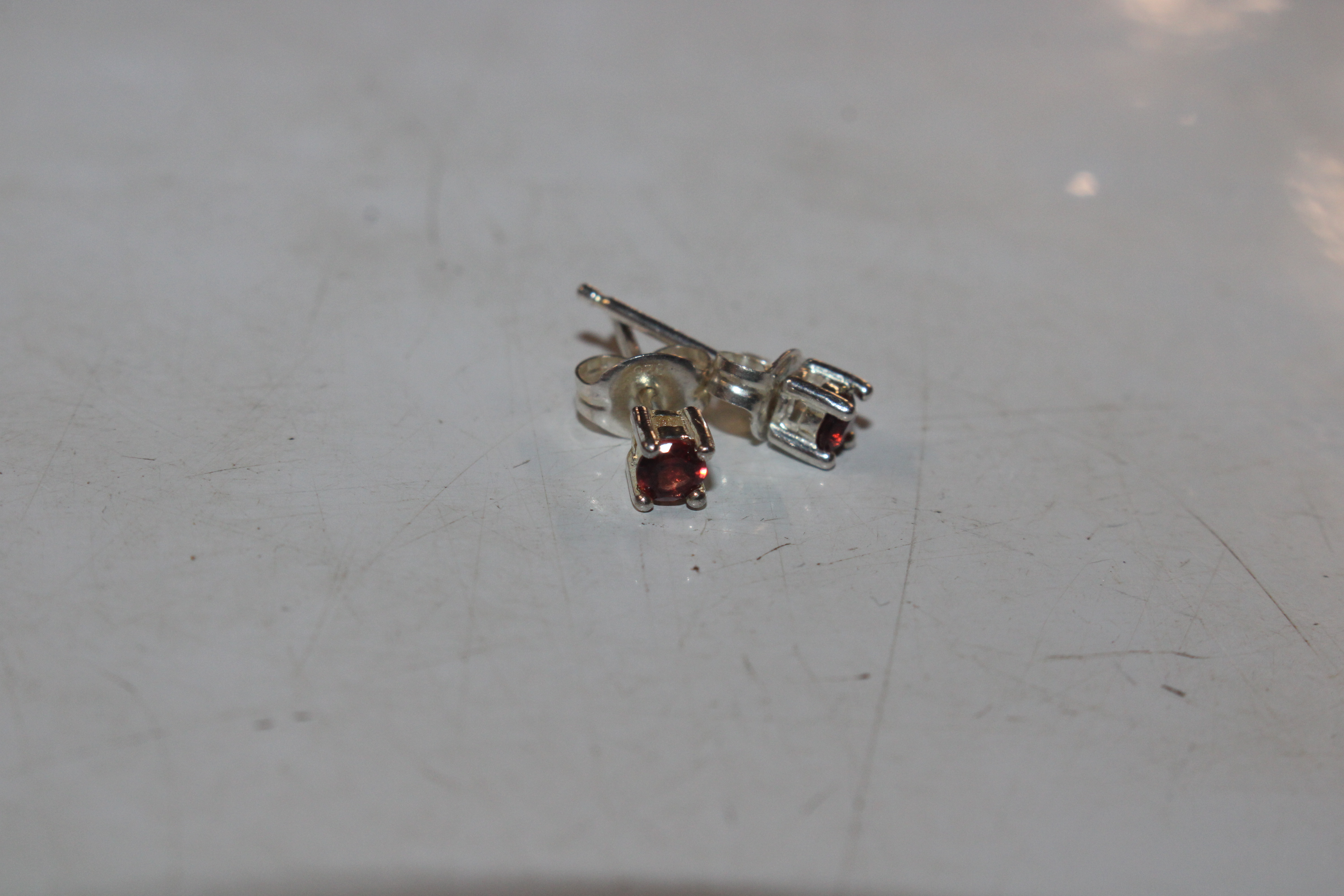 A Sterling silver garnet and white sapphire neckla - Image 2 of 11