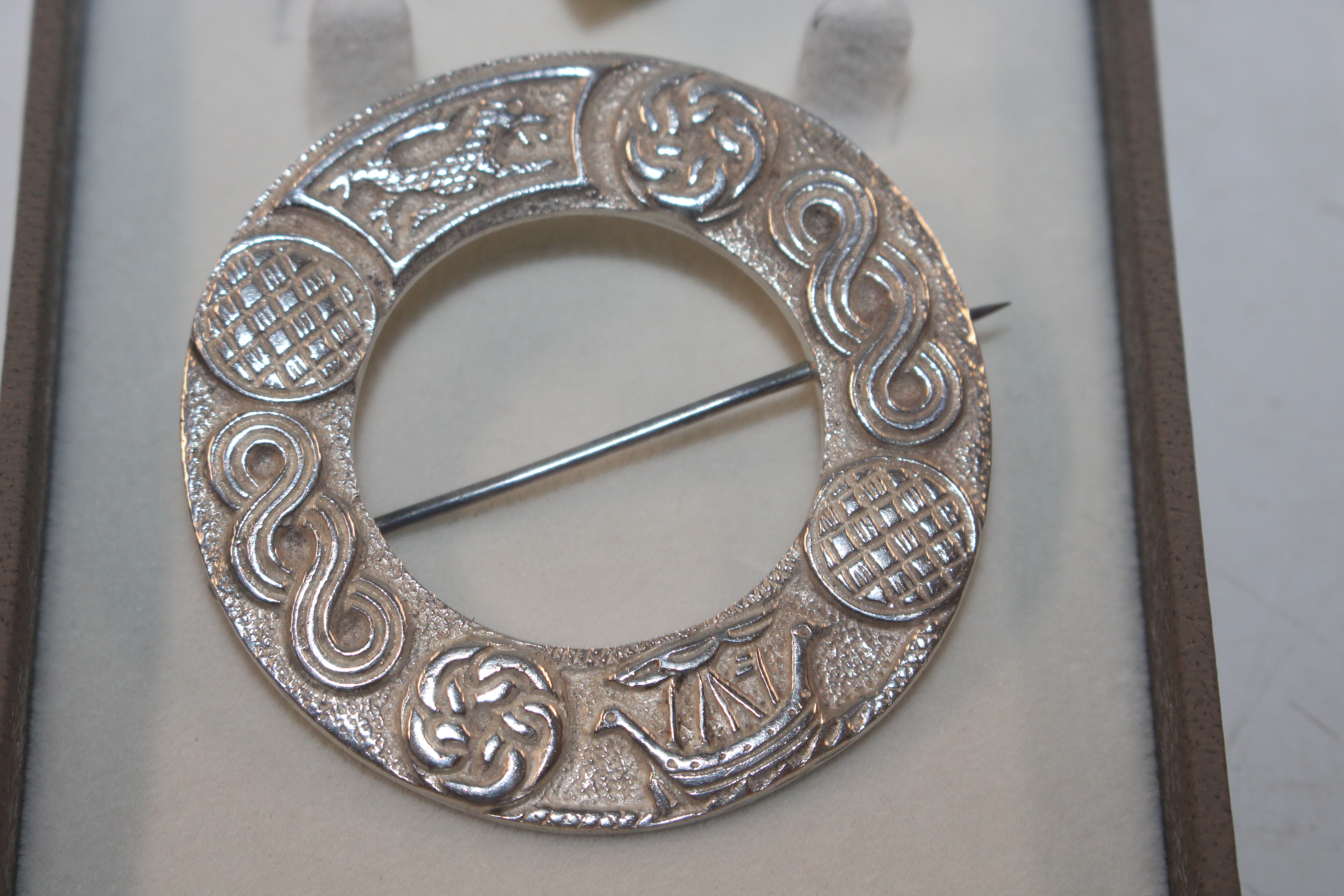 A 1951 Robert Allison Glasgow Sterling silver broo - Image 2 of 4