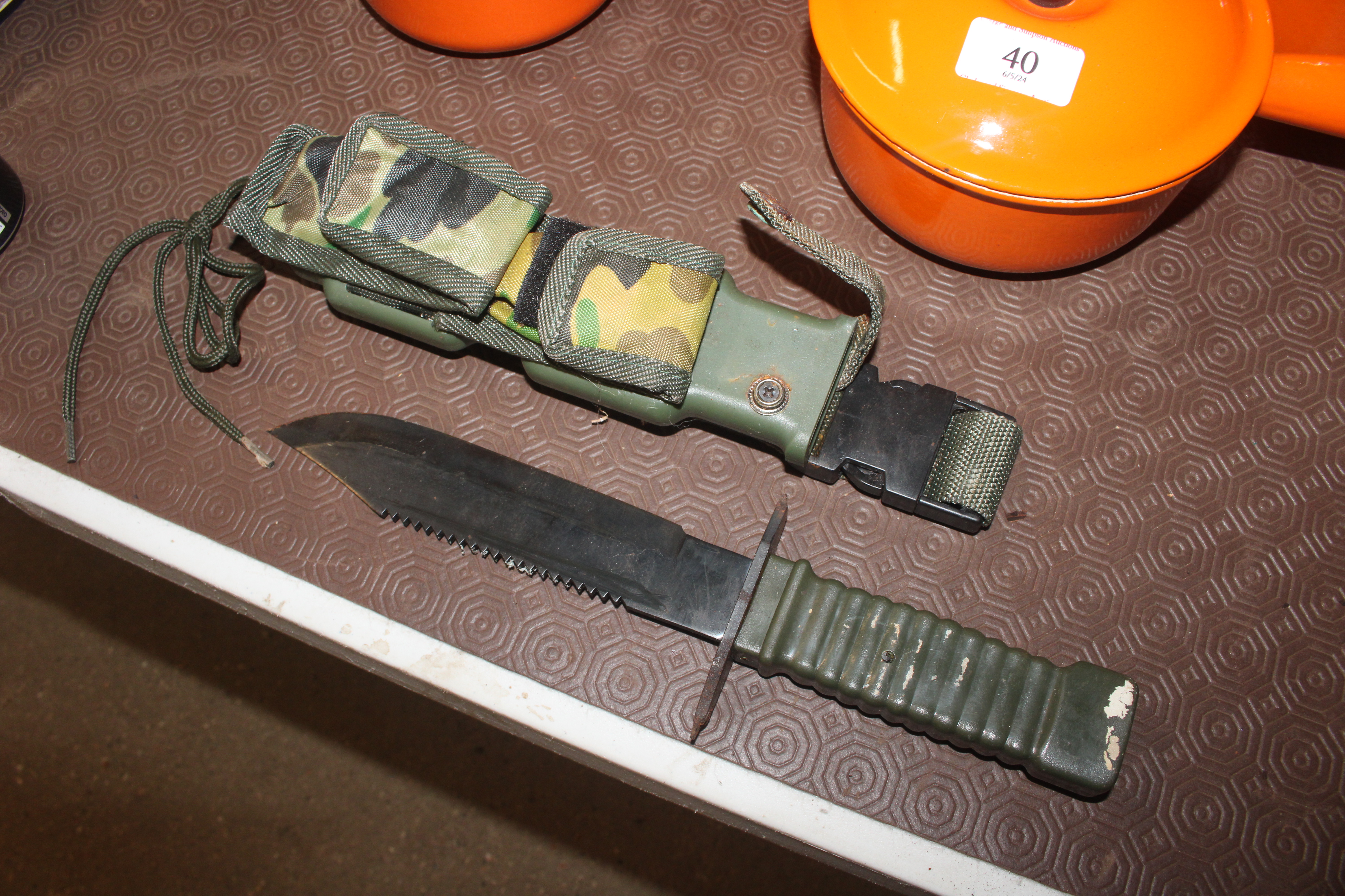 A box of various mixed knives - Image 15 of 16