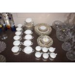 A quantity of Royal Worcester "Windsor" pattern te