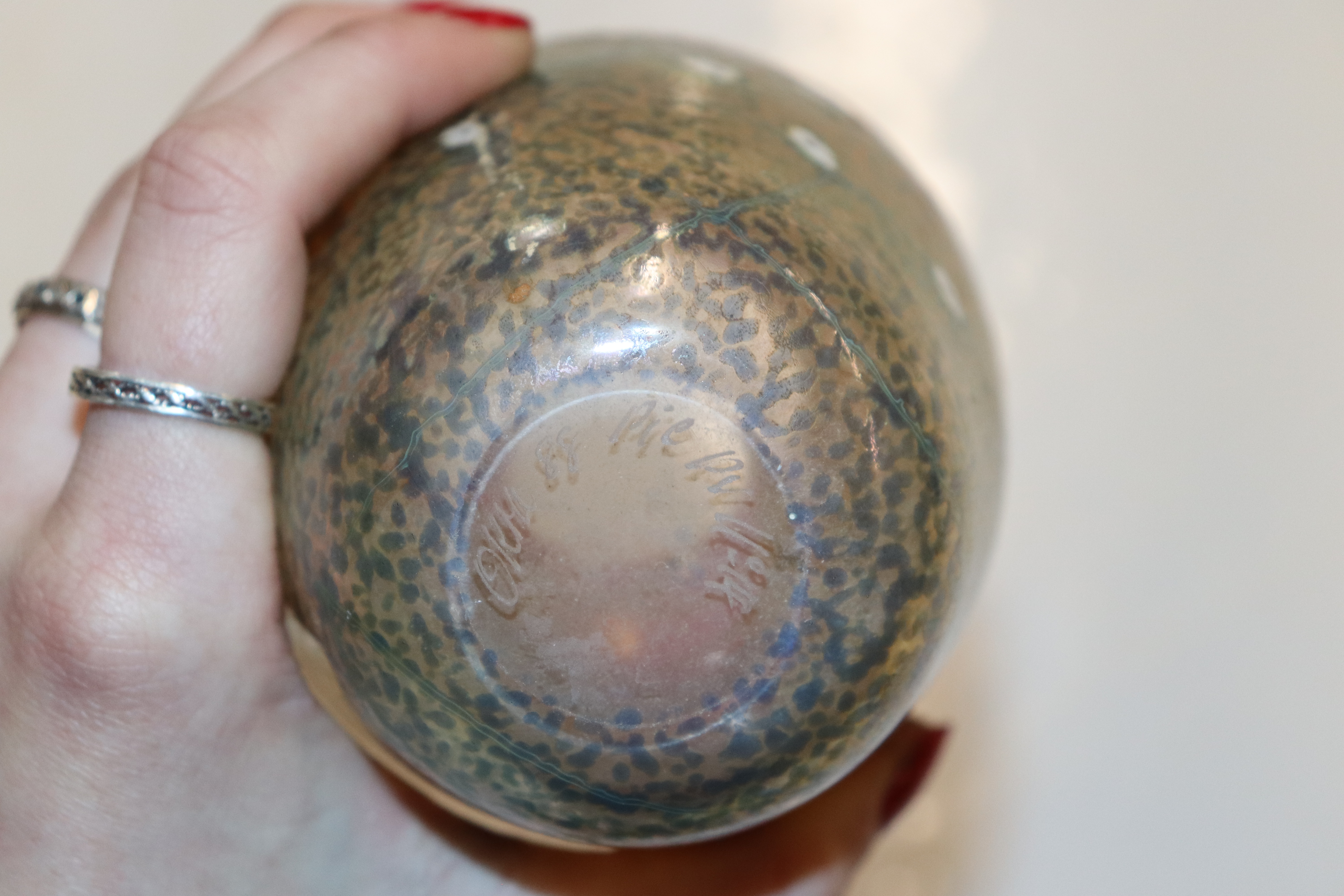 An Art Glass vase signed to base - Image 5 of 7