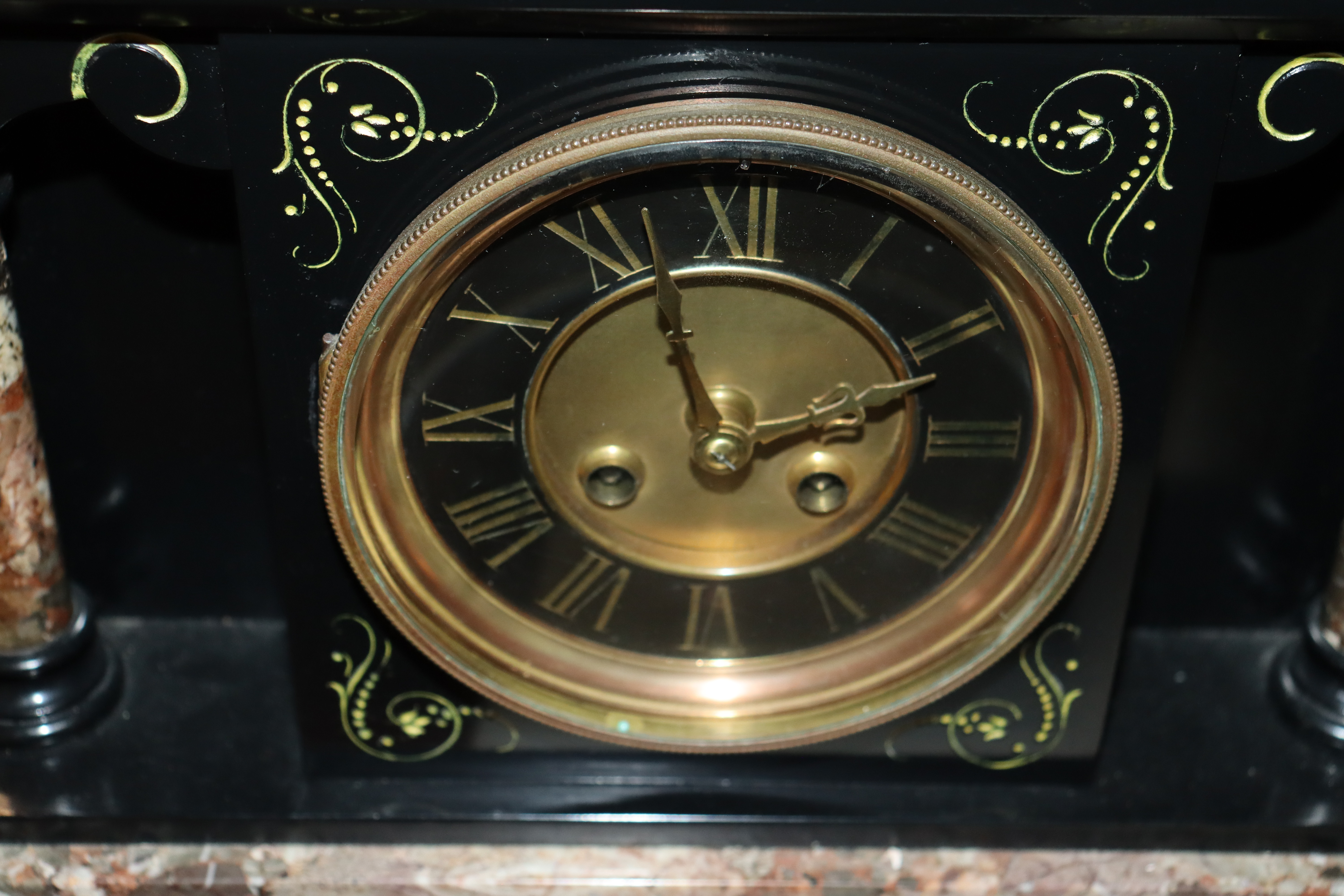 A Victorian slate and marble mantel clock with eig - Image 2 of 4