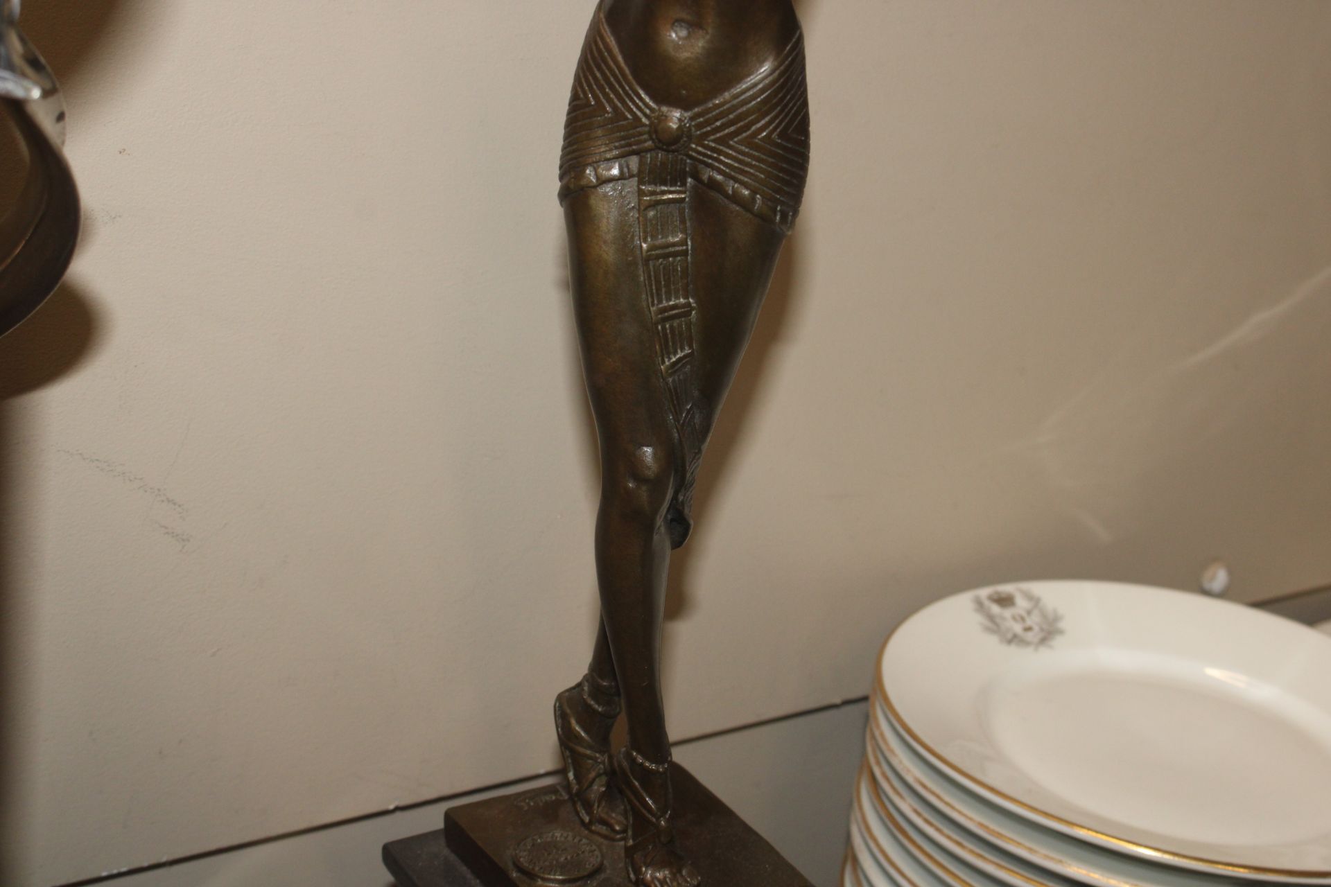 An Art Deco style figure raised on marble base - Image 4 of 8