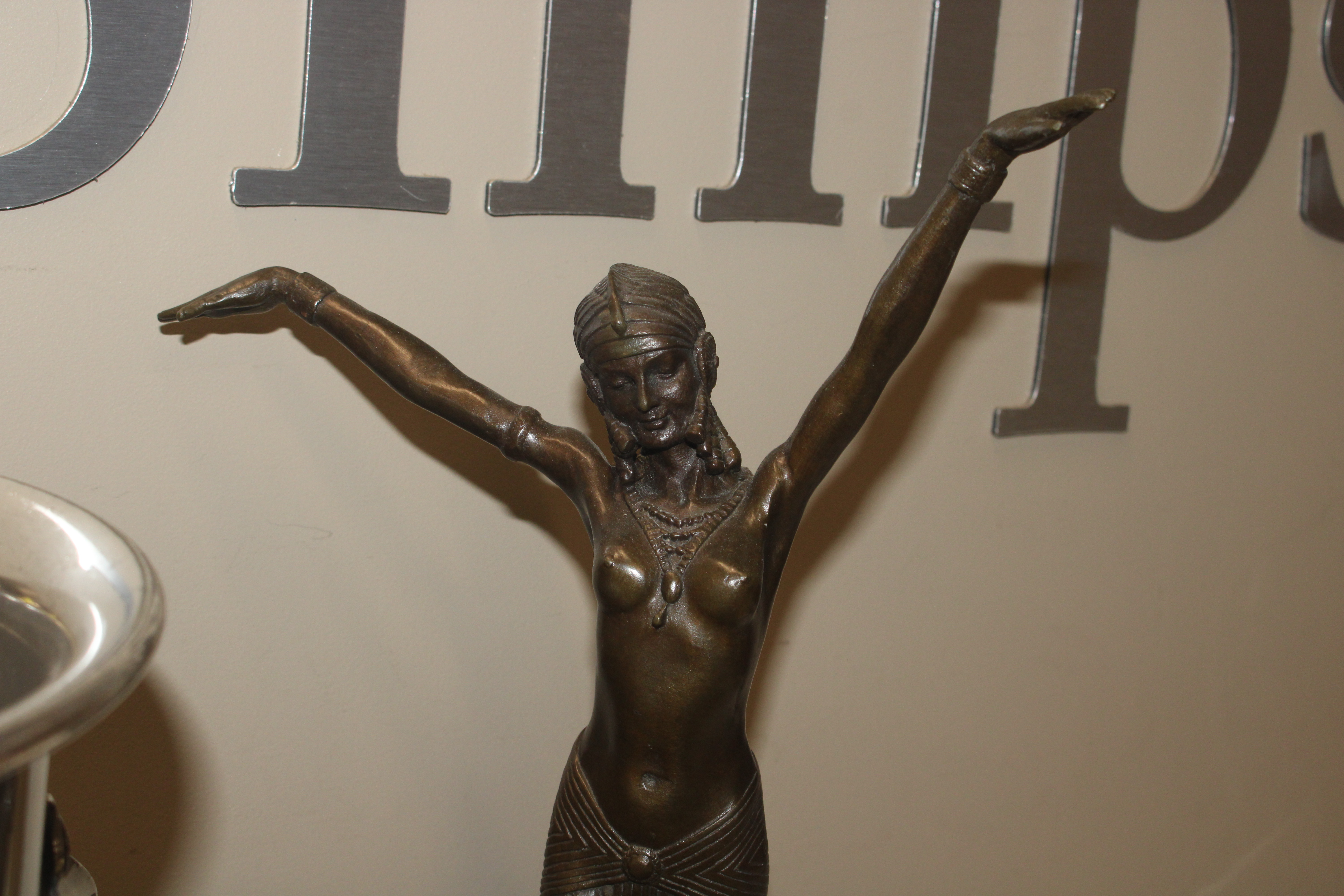 An Art Deco style figure raised on marble base - Image 3 of 8