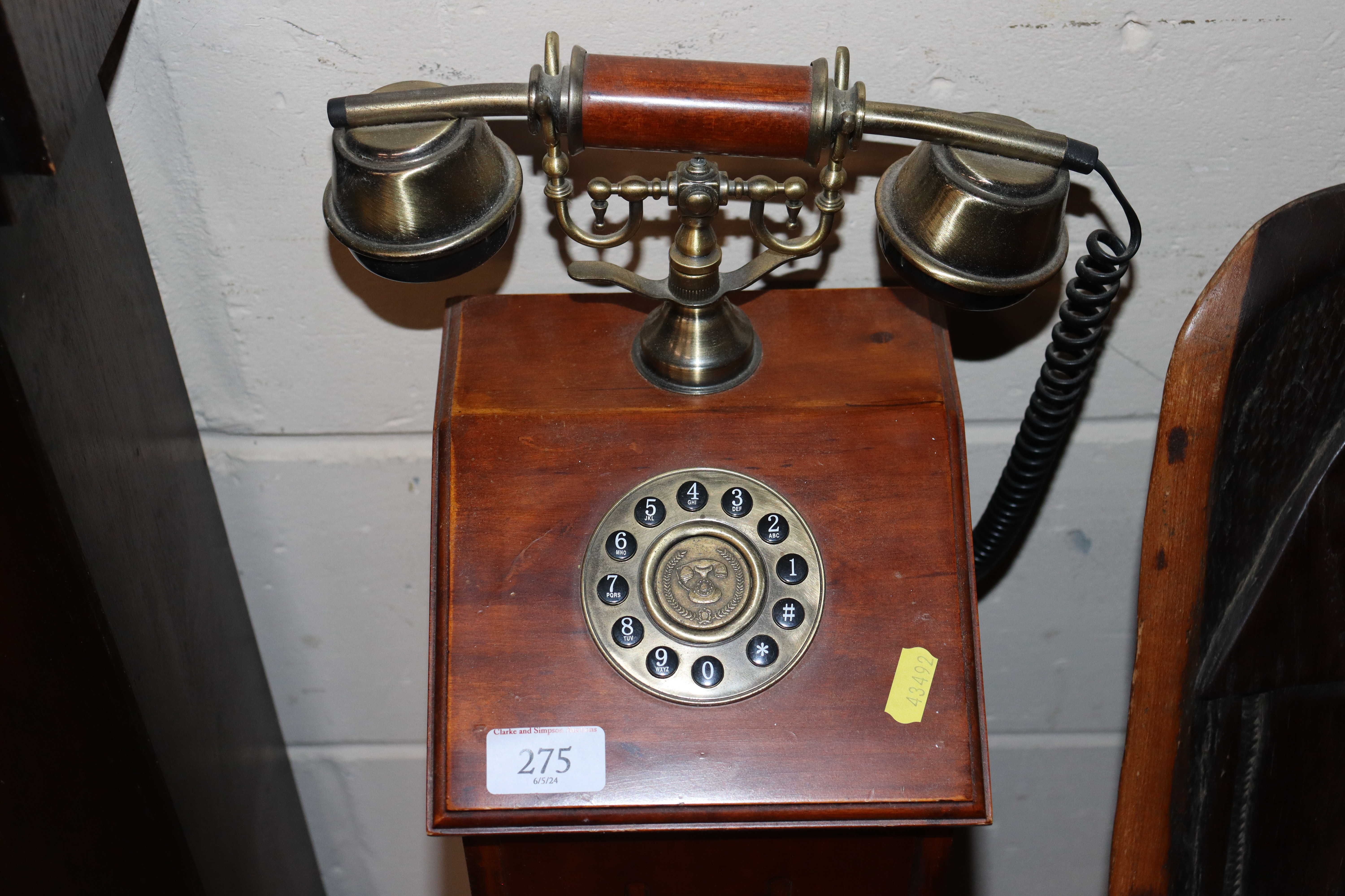 A vintage style telephone - Image 2 of 2