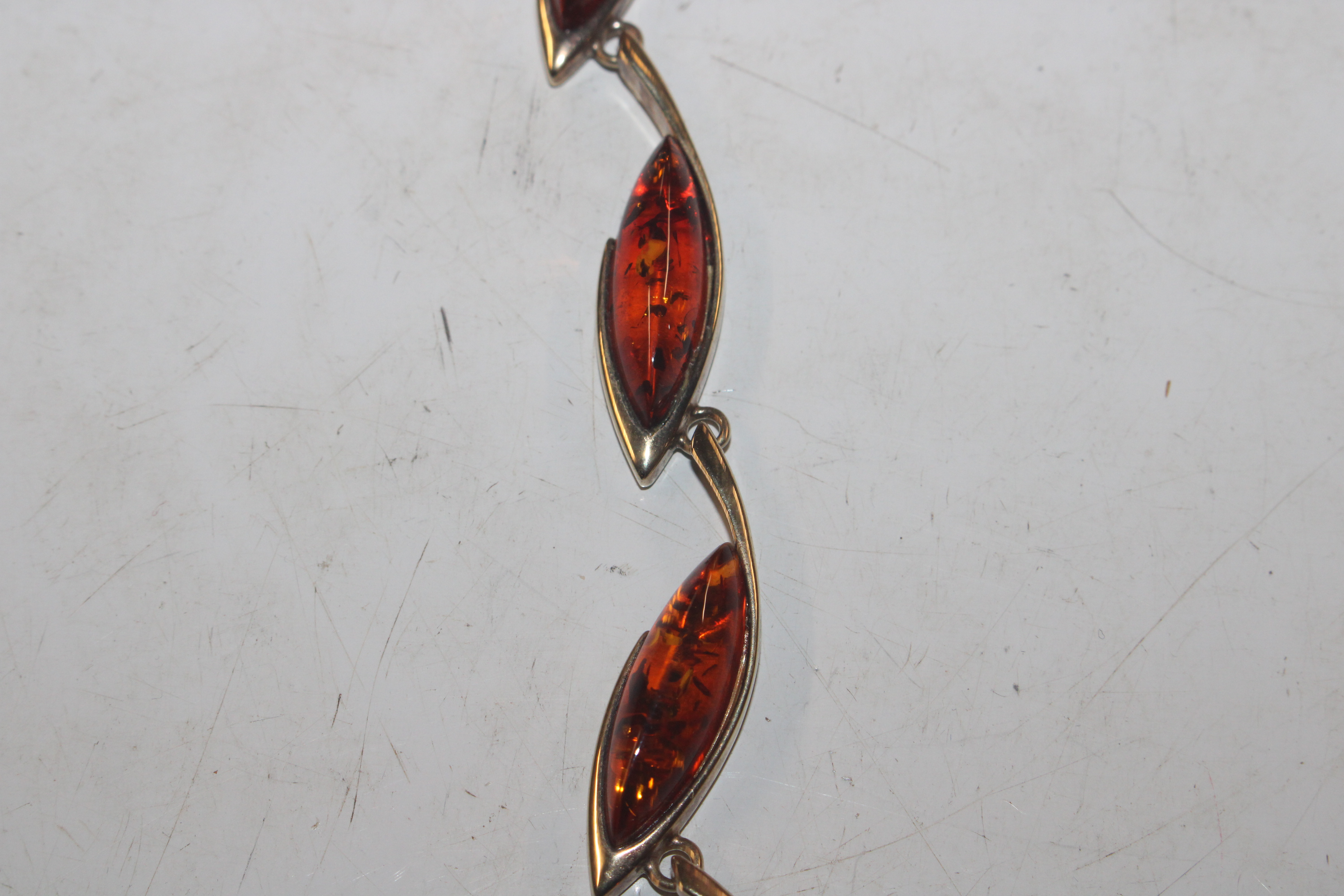 A Sterling silver gilt and amber leaf link necklac - Image 3 of 5