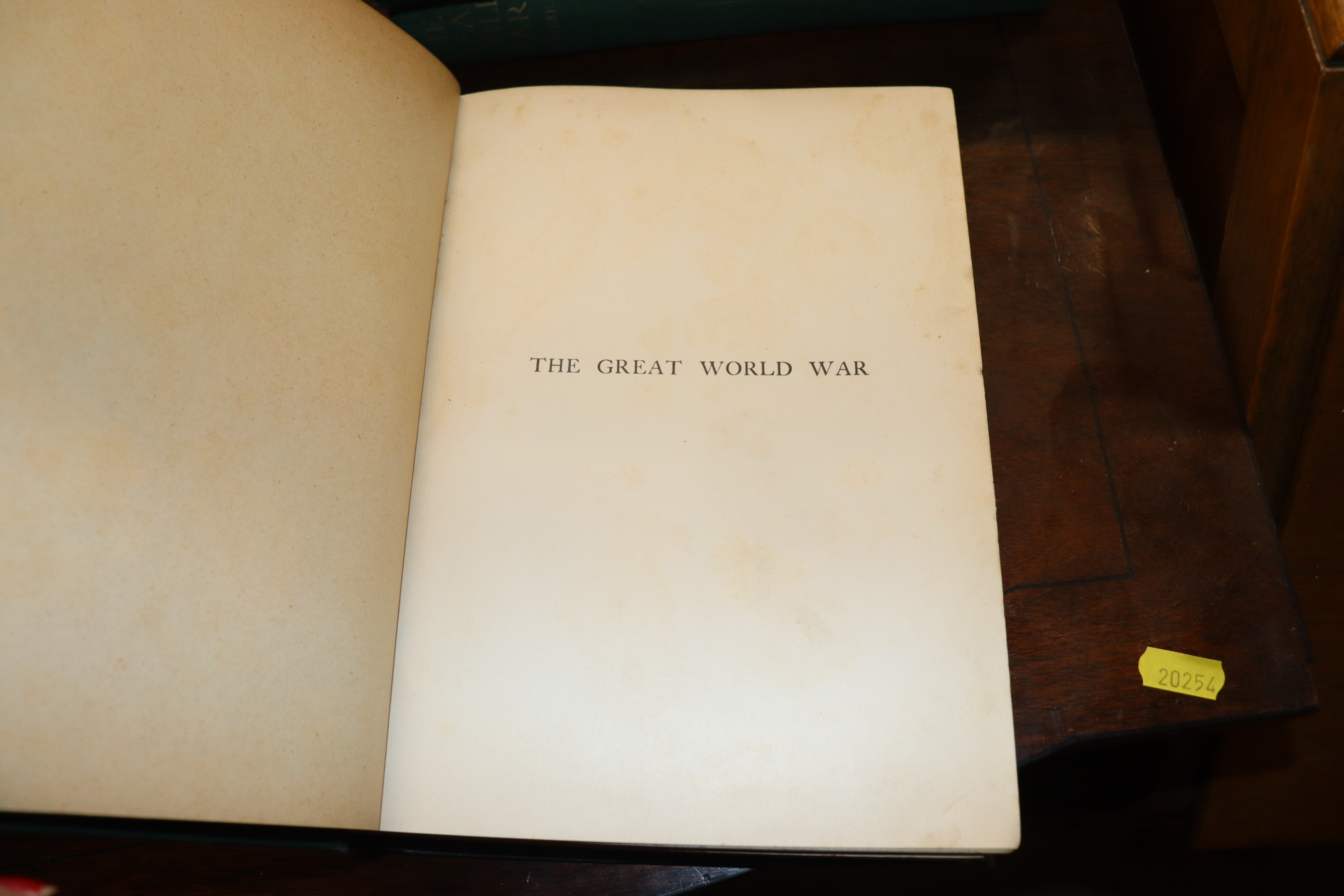 The Great War in four volumes - Image 2 of 2