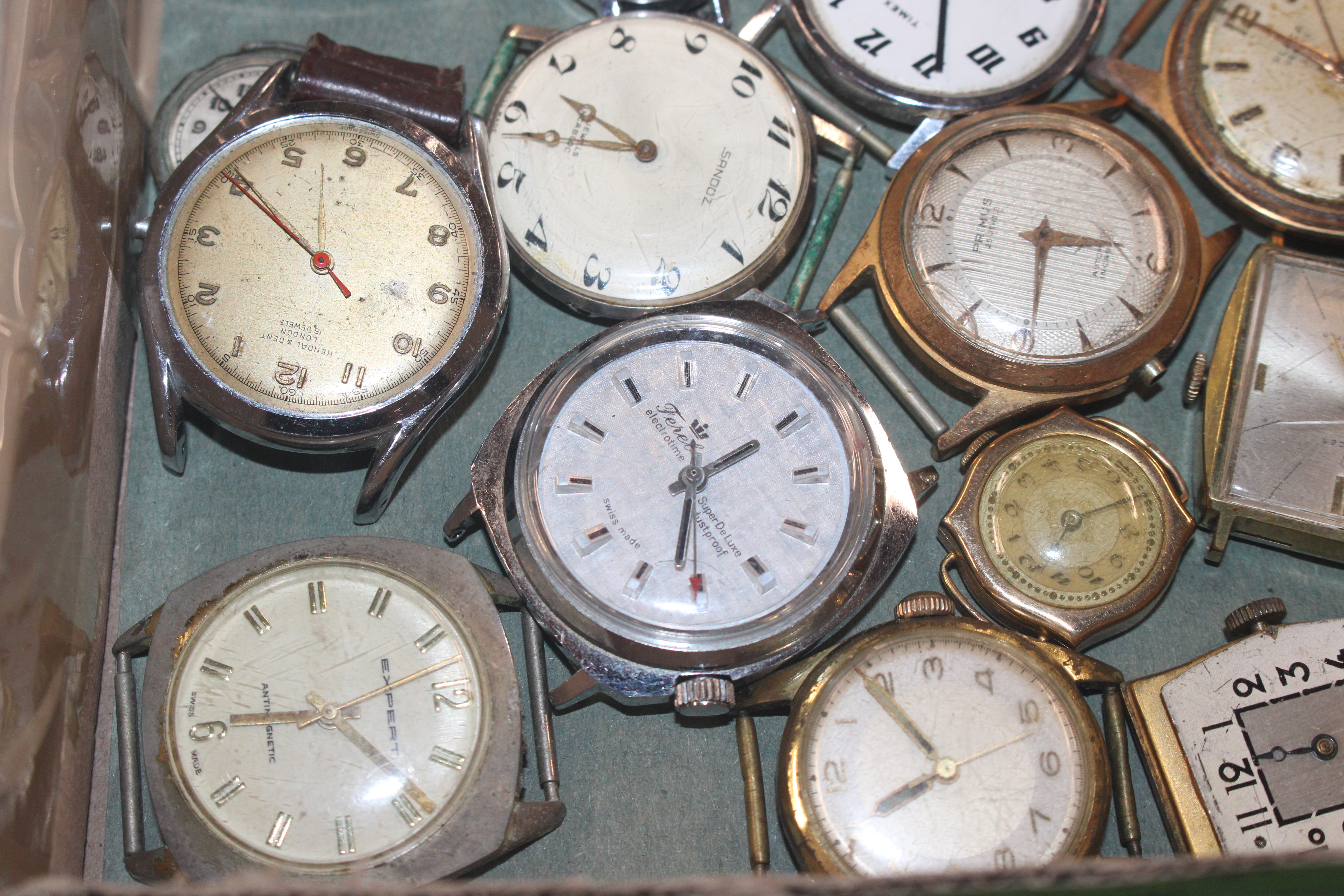 A tray of vintage and other watches for spares and - Image 3 of 8